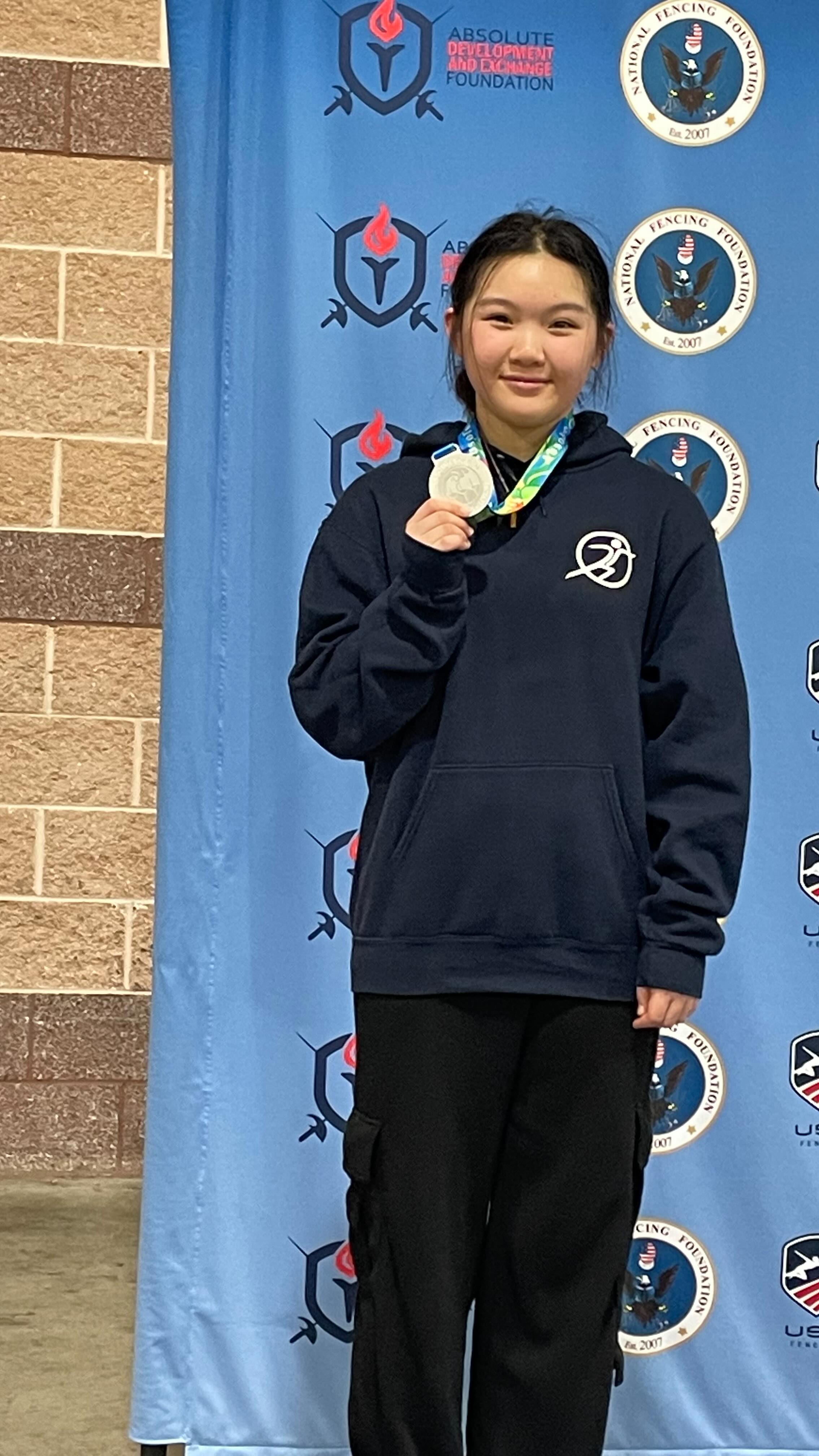 Absolute clash in AC 🤺🔥
So proud of our competitors performance!
Sydney brings home TWO silvers 🥈🥈 Juniors & Y14.
Seth takes silver 🥈 in Juniors
Mila earns bronze 🥉 in Y14
Suzanna places 5th 🏅 in Cadet
Ivanka finishes Top 16 in Y14
Amazing effort from everyone who stepped on strip 💪. Big thank you to Coach Conner and Seth for guiding the team all the way!