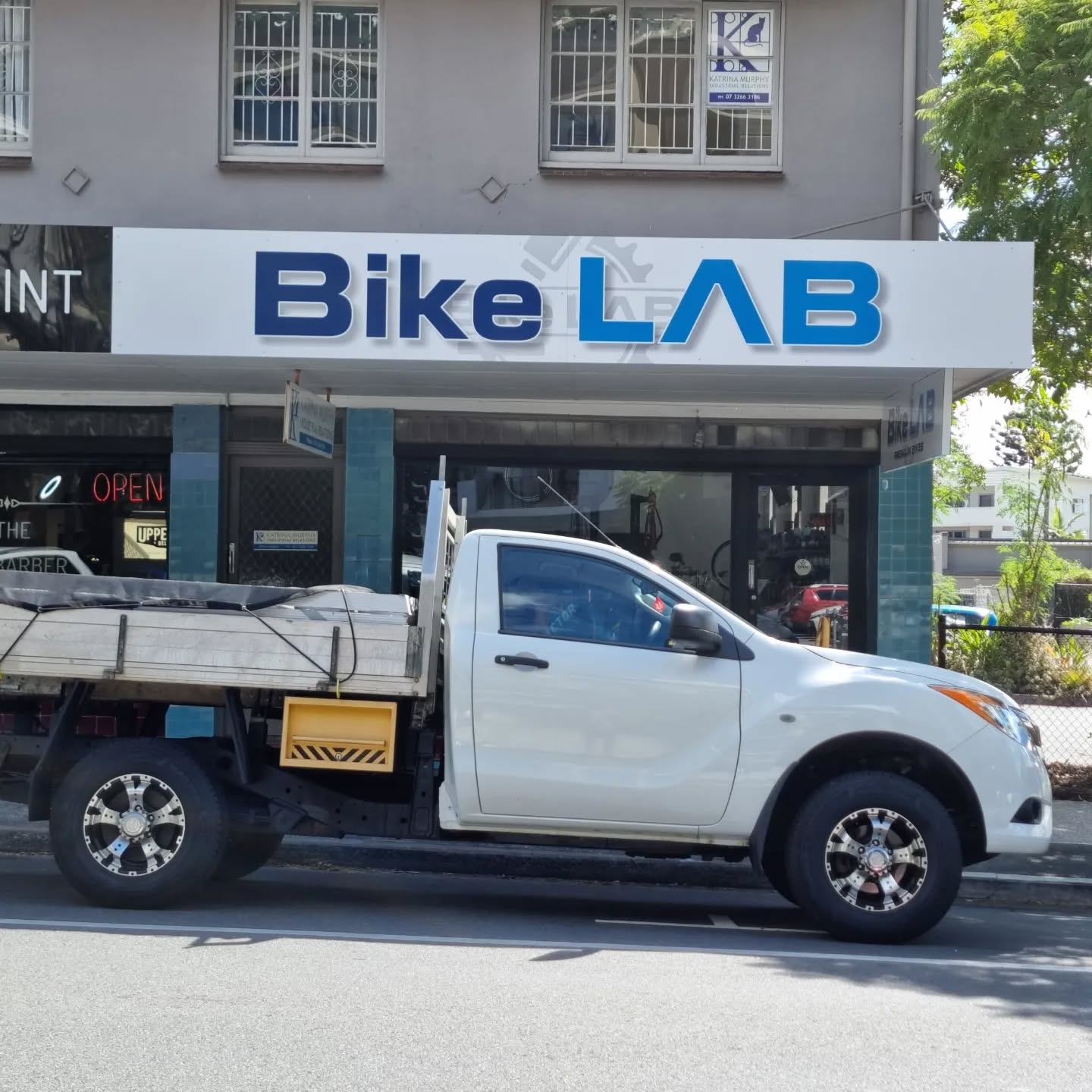 New signs for Bikelab Brisbane, designed, supplied and installed by HC Signs, go see Graham or Ren on your next bike #bikelab #bikelabnundah #bikelabbrisbane #hcsigns #heathclearysigns #tradequalified #factorbikes #factorbikesaustralia