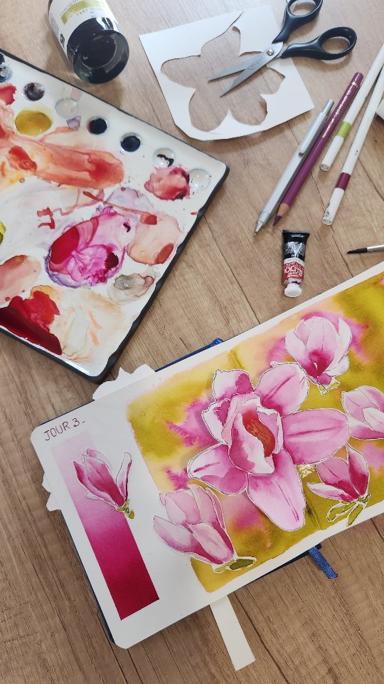 🌷Arty Spring Festival 🌸
Une box, des couleurs qui évoquent le printemps, et aucun plan précis. Merci @clairefontaine_finearts et @blockxcolours
Alors j’ai commencé par ouvrir le carnet. Tester. Déplier. Imaginer des fleurs qui n’existaient pas encore. Le printemps n’est pas juste un moment. C’est un évènement.
Des formes en pop-up ont émergées, presque sans intention. Les magnolias sont arrivés comme une évidence. Et le printemps apparaît page après page.
Je dois transformer ces recherches en création finale pour le 29 avril. Suivez-moi tout au long de ce festival !
"La créativité, c'est inventer, expérimenter, grandir, prendre des risques, briser les règles, faire des erreurs et s'amuser." - Mary Lou Cook
©️Les pages de mes carnets constituent mon travail artistique. Je les partage ici comme source d’inspiration tout en préservant leur caractère unique.
Si tu souhaites apprendre à créer les tiennes, je propose également des guides et des ateliers pour accompagner ton propre voyage créatif.