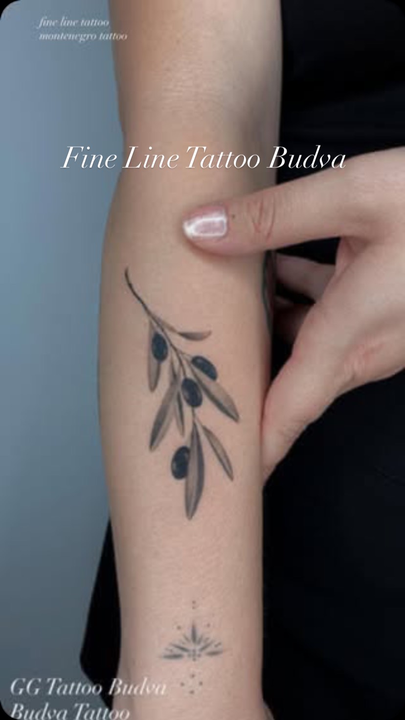 Fine Line Tattoo in Budva Old Town – GG Tattoo Budva
📞 +382 67 866 480
Professional tattoo studio in Budva, Montenegro.
Specializing in fine line and minimal tattoo designs.
📍 Budva Old Town
#ggtattoobudva #ggtattoo #budvatattoo #tattoobudva #finelinetattoo