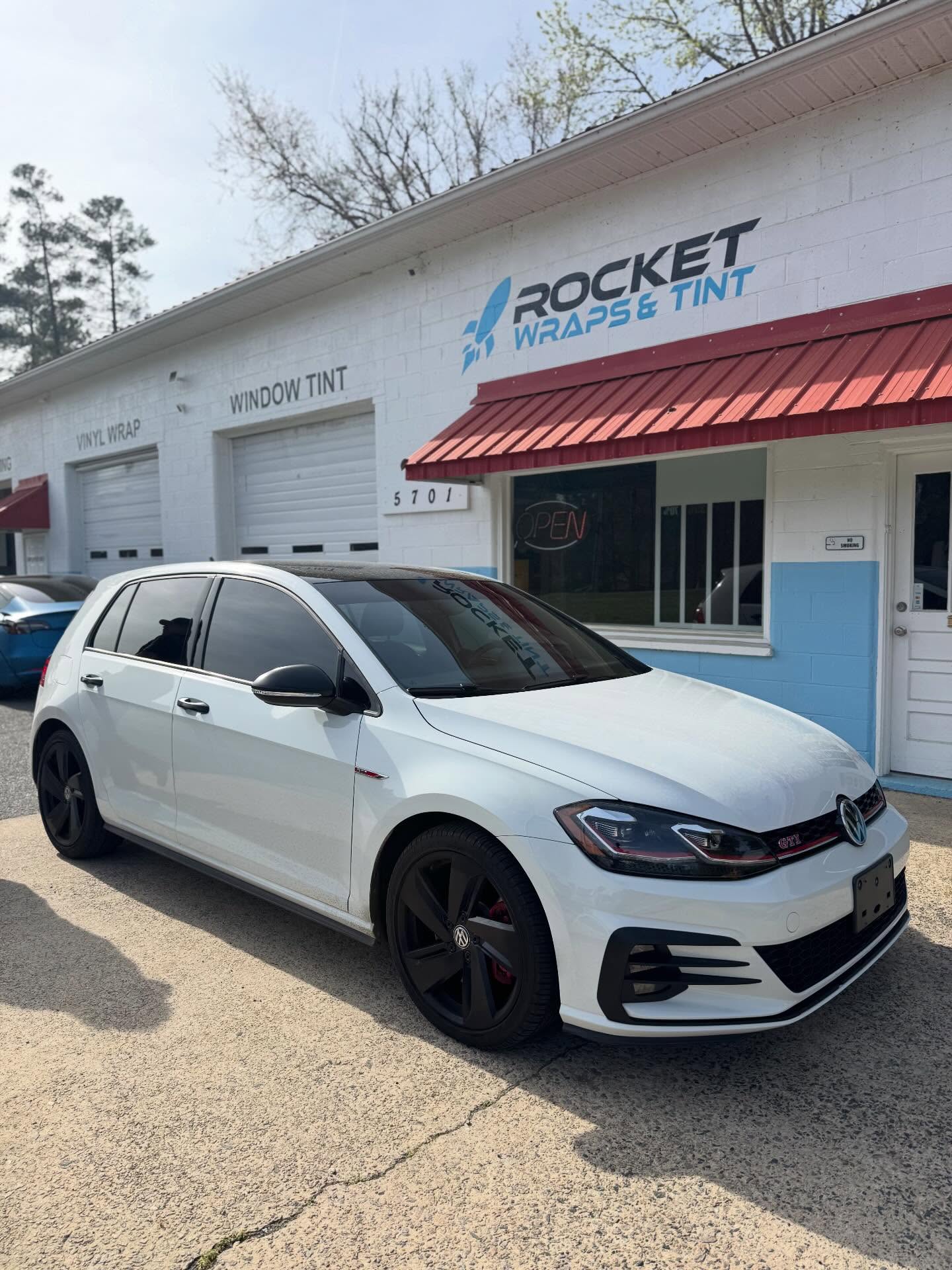 This VW got hooked up with 20% ceramic tint all around for that perfect balance of privacy, heat rejection, and style 🔥
Finished it off with satin black wrapped mirrors & handles for that subtle but aggressive contrast ⚫️
Details matter 👌
#pittsboronc #windowtint #ceramictint #satinblack #vinylwrap