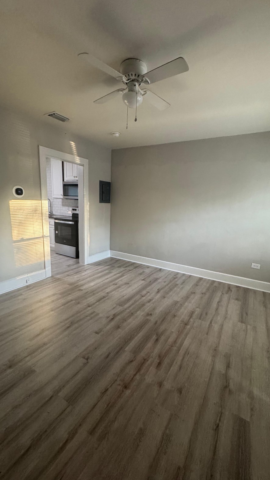 Before and after! 🤍 #flooring #wooddesign #reconstructed #homeremodel