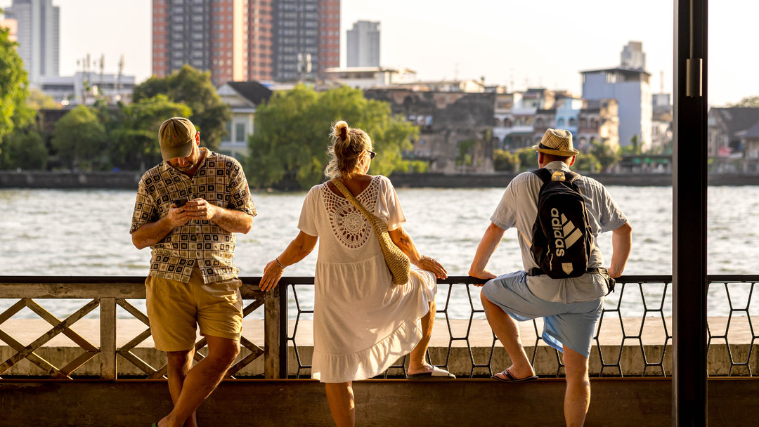 Warm afternoon breezes, the gentle flow of the Chao Phraya River, and genuine laughter shared between friends. 🇹🇭✨
Bangkok is a city of incredible, fleeting moments. We just released our ultimate guide to mastering candid photography in the capital. To capture authentic travel memories, the secret is blending into the background and letting the natural interactions unfold, especially during that beautiful golden hour light.
At Walk-Talk-Photo, we know that local knowledge is everything. That is why joining our Bangkok Photo Walk Hidden Gems Tour is a true must do in Bangkok.
We guide you away from the heavy tourist crowds into authentic neighborhoods at a relaxed, slow pace.
No modeling experience is needed! We focus on capturing your genuine travel mood in a safe environment, sharing our local tips so you can explore confidently for the rest of your trip.
What is your favorite candid moment you have ever captured on a vacation? Share your story below, and click the link in our bio to read the full guide! 📸👇
#BangkokPhotography #CandidPhotography #ChaoPhrayaRiver #ThailandTravels #TravelGram #ExploreBangkok #DiscoverThailand #HiddenGemsBangkok #BangkokPhotoWalk #TravelPhotography #BangkokTrip #BangkokLife #PhotoWalk #WalkTalkPhoto #LocalGuide #StreetPhotographyBangkok