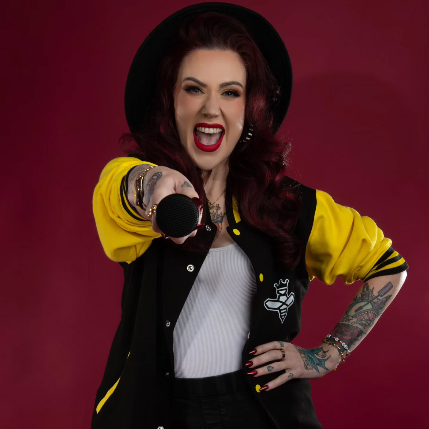 RIGHT, YOU LOT...... HERE WE GOOOO!!
The BEE Heard Bootcamp is BACK!
Spring Edition. 21st, 22nd and 23rd April at 10am, with the masterclass on Monday the 27th.
All free, all live in the Hive.
Before I tell you what's in it, let me tell you why I'm running it now.
Everyone's banging on about the trust recession, but what are we gonna do about it?
People are tighter with their money than they've been in years.
They've been burned by courses that overpromised and under-delivered. They're side-eyeing every founder in their feed.
And the ones who are still winning right now?
They're the ones whose audiences feel like they actually know them.
Not the slickest funnels. Not the best logos. The ones with a voice their audience recognises.
That's the unlock. Your voice. The thing that's been sitting in your mouth this whole time while you've been fiddling with your website and learning another AI platform.
This bootcamp exists to get you using it.
Not as a vibes exercise. Not as a pep talk.
As a commercial strategy for making your business more profitable in a market where nobody's buying on autopilot anymore.
Three days. Four pillars. Real work. Real deliverables.
A masterclass on Monday the 27th where I'll teach the actual mechanics of making your voice pay including what's working in 2026, what's stopped working, and the specific moves turning visible founders into paid ones.
No inspiration without action. No fake urgency. No bait-and-switch.
Sign-up link in my bio
Your voice is there anyway, Love. Time to get it earning its keep.
š