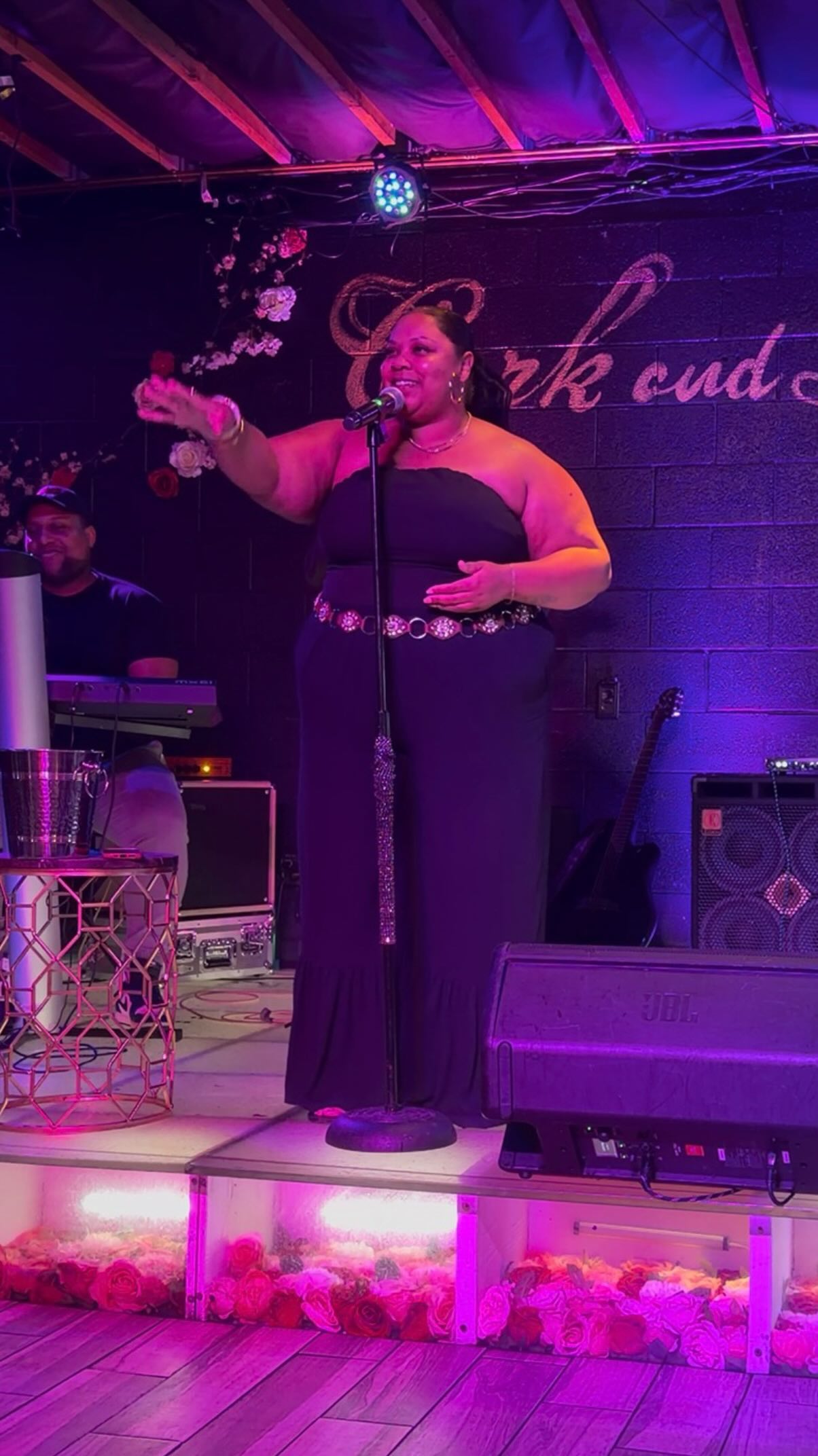 “The Way x Loved By You”
Jill Scott 🤝🏽 Nise
THE WAY I have always wanted to do something, literally anything with Jill’s essence (and hopefully, her blessing). She’s my absolute favorite. My inspiration. My big sister (in my head lol)
S/O to Ms Sassy @yepitsmee_a_purpose for putting together our first ever “Juke Joint in the Desert” experience. The lovely Ms. Mary for her amazing vocal and bringing my piece to life. This was so peak for me! My poetry isn’t for everyone, and neither is Jilly from Philly. But damn if we don’t look good together doing it.. somebody tag her 👀
I can’t wait to incorporate all these new sounds and experiences I’ve been discovering in to my second spoken word album. Nuance was just the door, the next one is “the way”.
Full performance vid available on my YouTube!
#nuancebynise #jillscott #theway #lovedbyyou #spokenwordpoetry