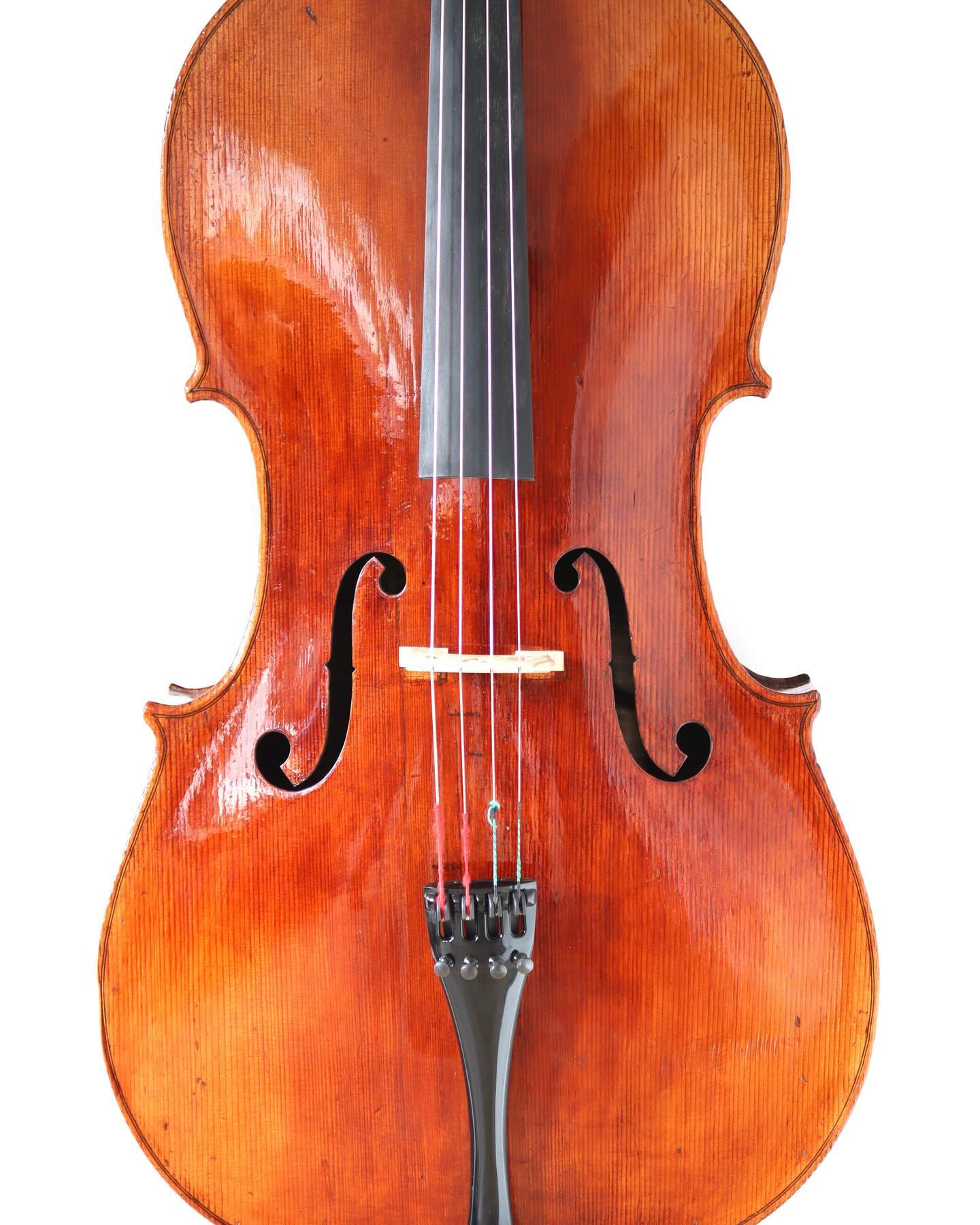 An echo from the past, ready to sing in the present. If this old cello speaks to you, slide into my DMs.
#celloforsale #cello #cellist #violincello #cellolover #stringinstrument #classicalmusic #celloplayer #oldcello