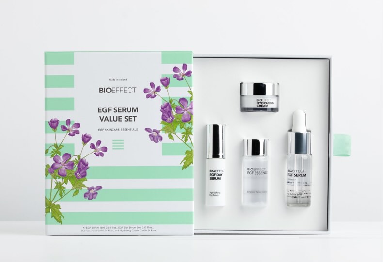 Profitez de notre belle offre du printemps 💜
À l’achat du coffret sérum EGF 15 ml, recevez 3 formats de luxe en cadeau.
Offre valide jusqu’à épuisement des stocks.
Coffrets disponibles à la clinique.