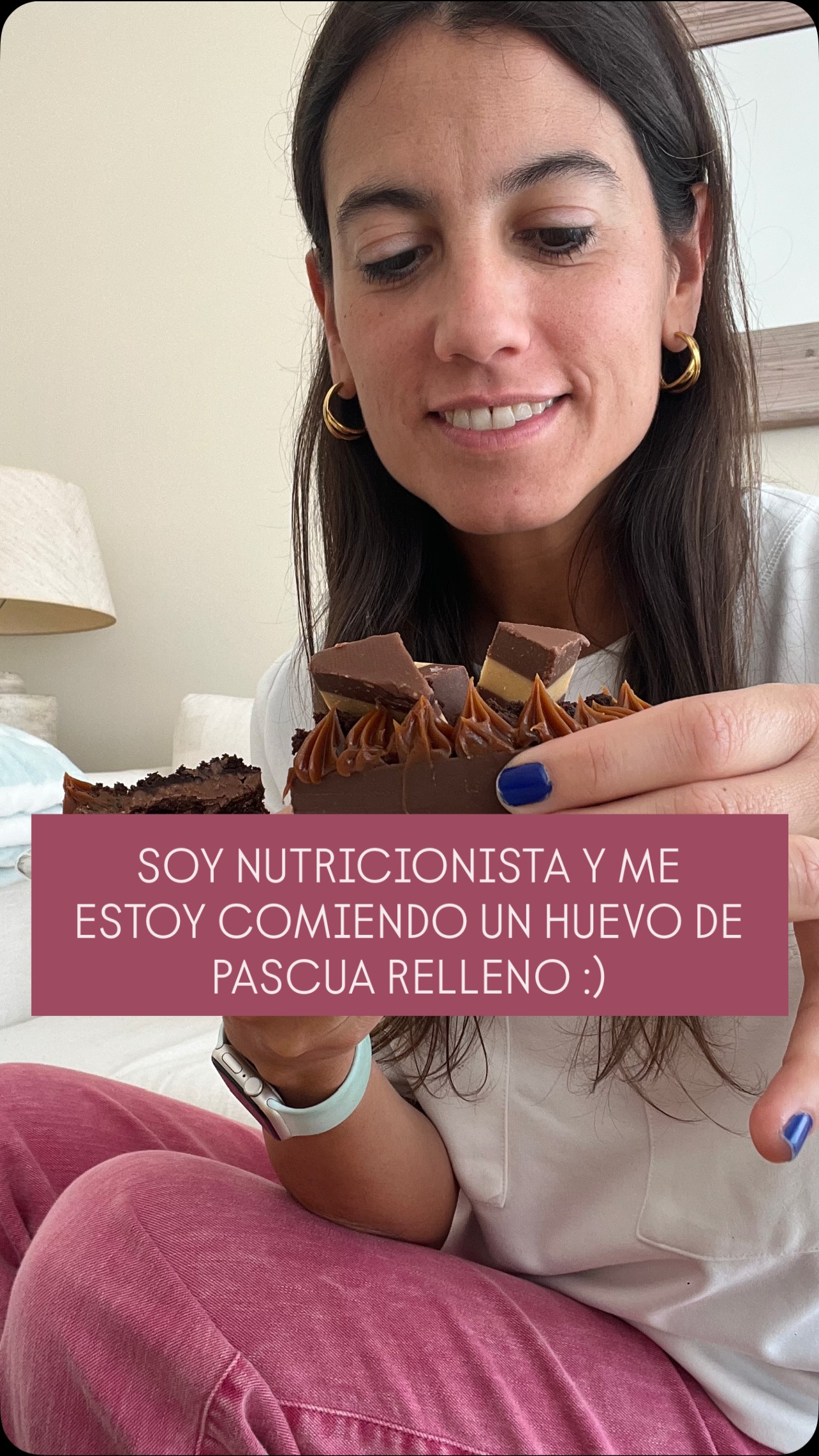 Soy Nutricionista y me estoy comiendo un huevo de pascua relleno 🍫🪺
➡️ Porque comer saludable no significa prohibirte lo que te gusta. Significa tener una buena relación con la comida, disfrutar sin culpa y aprender a equilibrar ✨💛
➡️ Disfrutar de la comida tmb es parte de nuestros hábitos alimentarios ✅
Felices pascuas 🐰🪺
➖➖➖➖➖➖➖➖➖➖➖➖➖➖➖
📚 Metodología ➡️ Creando hábitos, no dietas
📩 jacinta@nutricionequilibrio.com.uy
📲 098 408 043
🌎 Www.jacicubasnutricion.com
#huevodepascua #nutricionista #habitossaludables #comersinculpa #pascuas