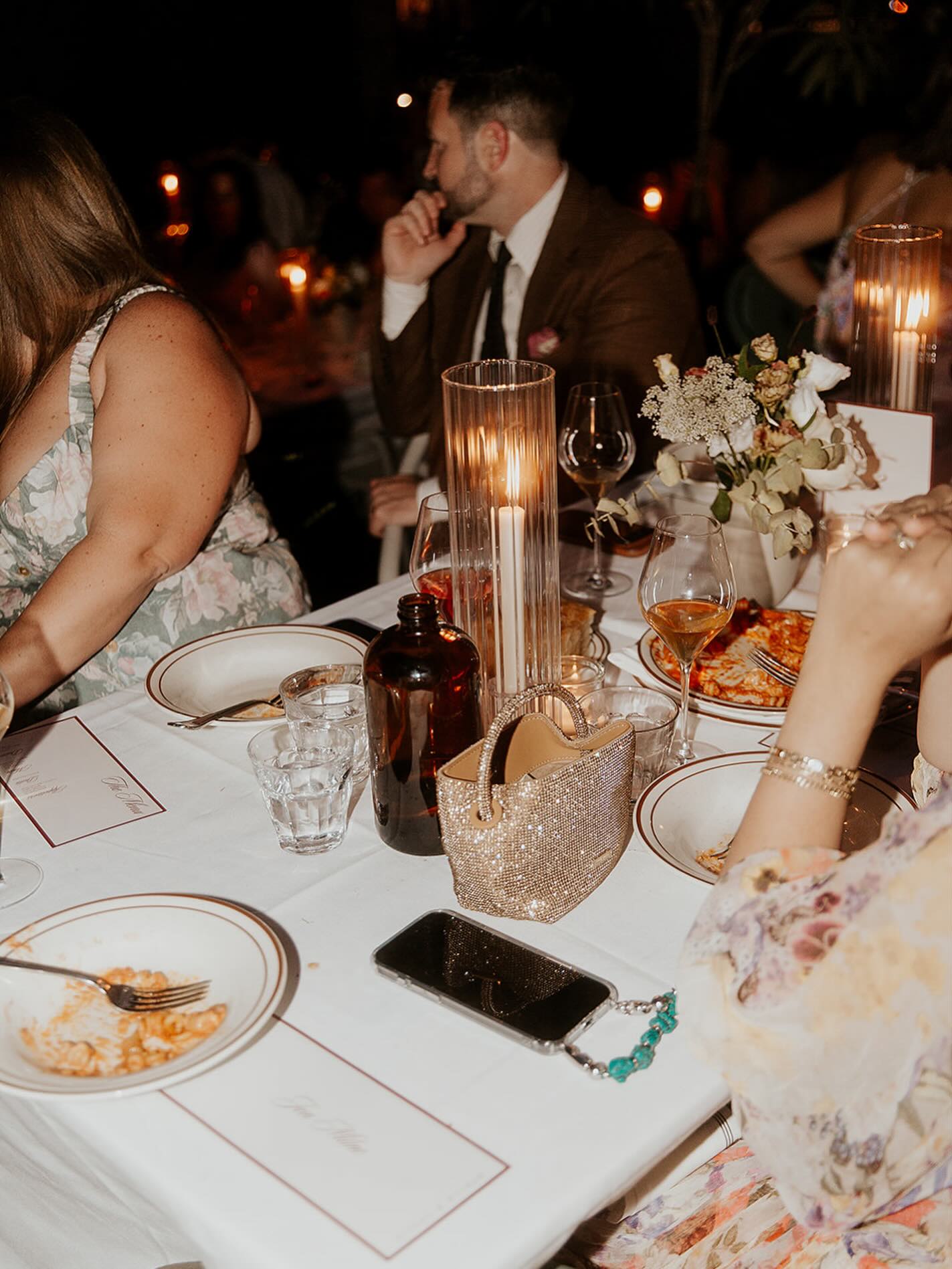 Chaque table raconte une histoire 🤍
We create a design according to your vision and the atmosphere you wish to create for your guests.
Wedding planner : @erikaco.events
Venue and catering : @romiesmtl
Florist : @westmountflo
Photographer : @sarahwhitephoto
Videographer : @beau_video
Rentals : @tenuedesoiree_ @lanouvelletablee
DJ : @brunoberdnikoff
Cake : @bernicemontreal