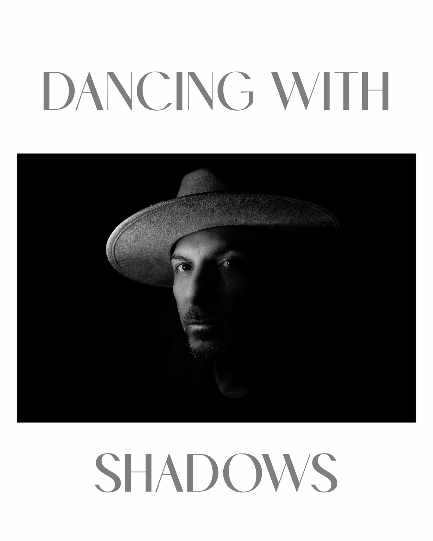 Between shadows, light, and sound, moments are created that are not only heard, but deeply felt. An atmosphere of depth, elegance, and rhythm — intense, modern, and unforgettable.
#selfportrait #leicaphotography #djlife🎧