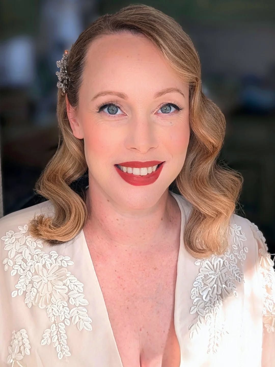 Almost a week on from Evie’s big day and I’m still not over this gorgeous morning ✨
Evie’s vision was all-out Hollywood glam, and we brought it to life with soft, classic waves, a sharp winged liner, and that timeless red lip ❤️ Effortless elegance with a touch of vintage magic!
Lipstick: @charlottetilbury Walk of no shame
Waves created with @mdlondon wave
#HollywoodGlam #BridalBeauty #WeddingMorning #ClassicBeauty #SoftWaves