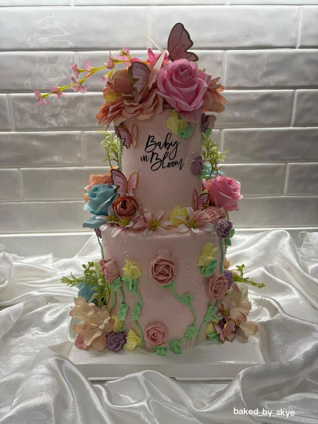 0723175773 To Order
flowercake #babyshowercake #2tiercake