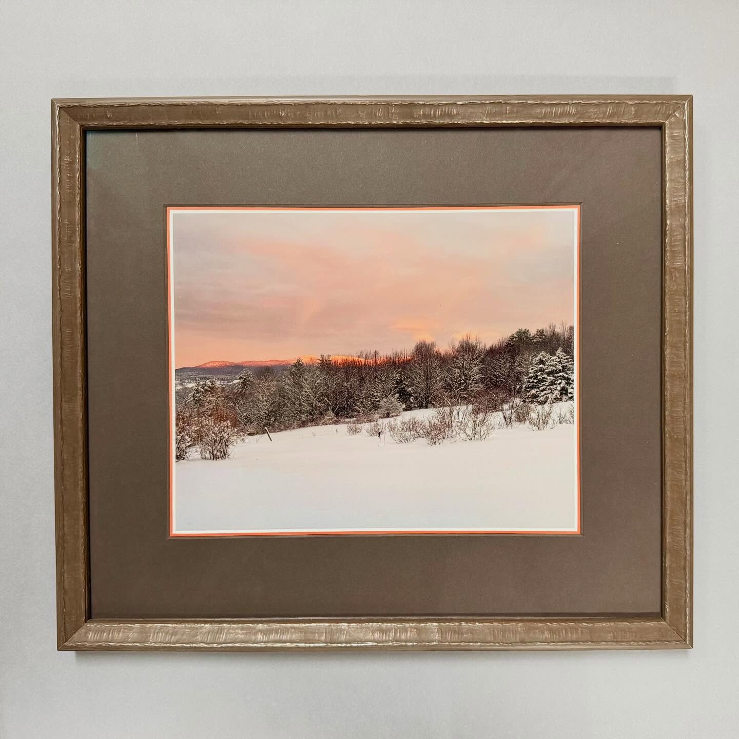 I just loved this design so much. The darker neutral mat, the tiny pop of orange, and hint of winter sparkle in the frame. @fotiouframes #customartframing #winterlandscape #photography