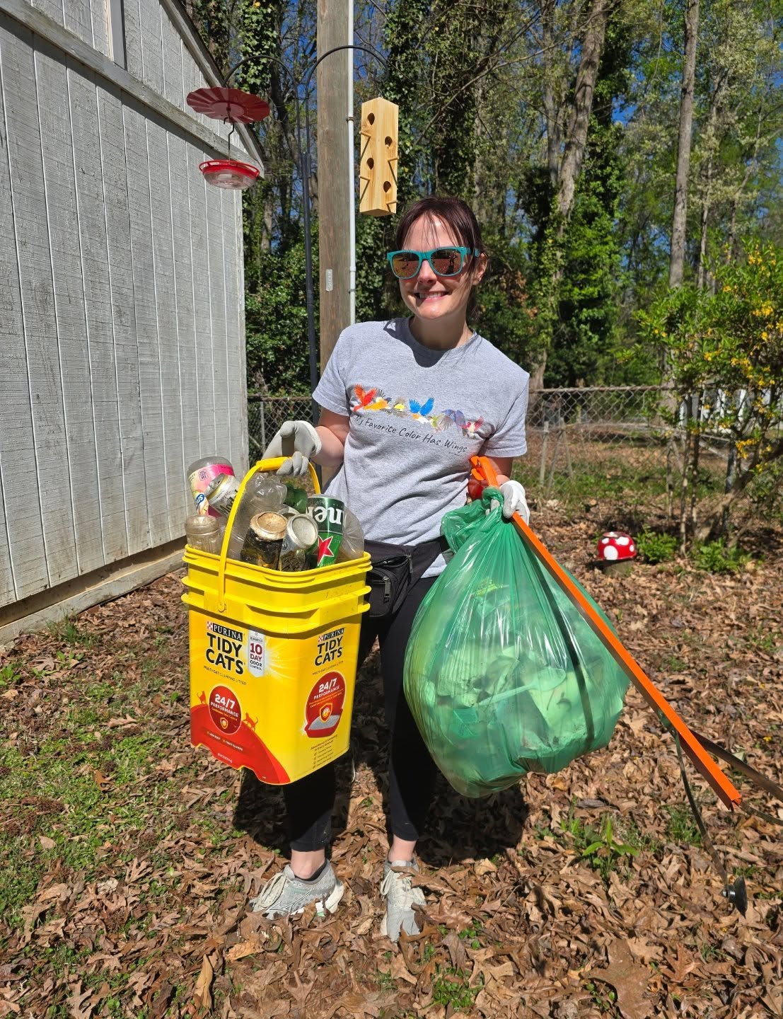 Headed over to the Hindu Center and cleaned up 8 pounds of trash from the parking lot and Campbell Creek Greenway entrance! Cool and sunny - who could ask for anything more?
Me. I could ask for rain for our plants. ๐๐๐ฆ