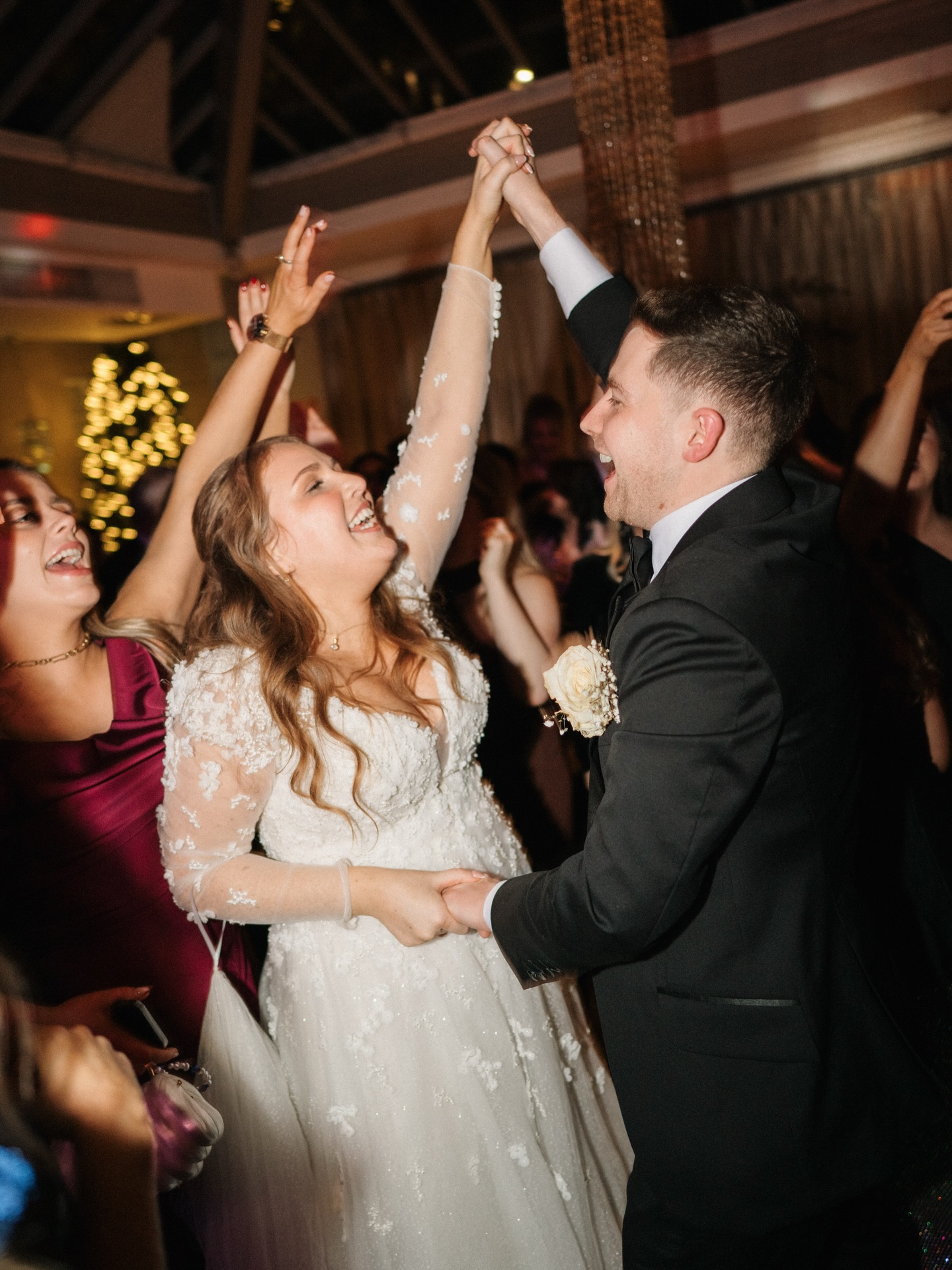 The most sensational 🎷 cocktail hour and 🎤 evening band sets spent with the most wonderful couple! Megan & Liam quite literally tore it up and a dream team to boot! 💃🕺🪩
Full design and plan @luxwedding_planner
Venue @hamptonmanorweddings
Photography @monkeymole
Videographer @centrepieceweddingfilms
Florist @solihullweddingcreations
Hair stylist @andrealuellahair
Make up artist @makeupbyhollypaige
Stationary @_ellastrations
Musicians @nerostringquartet
Casino tables @blackjackfuncasino
Photo booth and audio guestbook @theselfiebox
Bridal Gown @pronovias
Bridal Boutique @serendipitybridalboutique
#partyband #weddingband #weddingmusic #liveweddingmusic #functionband