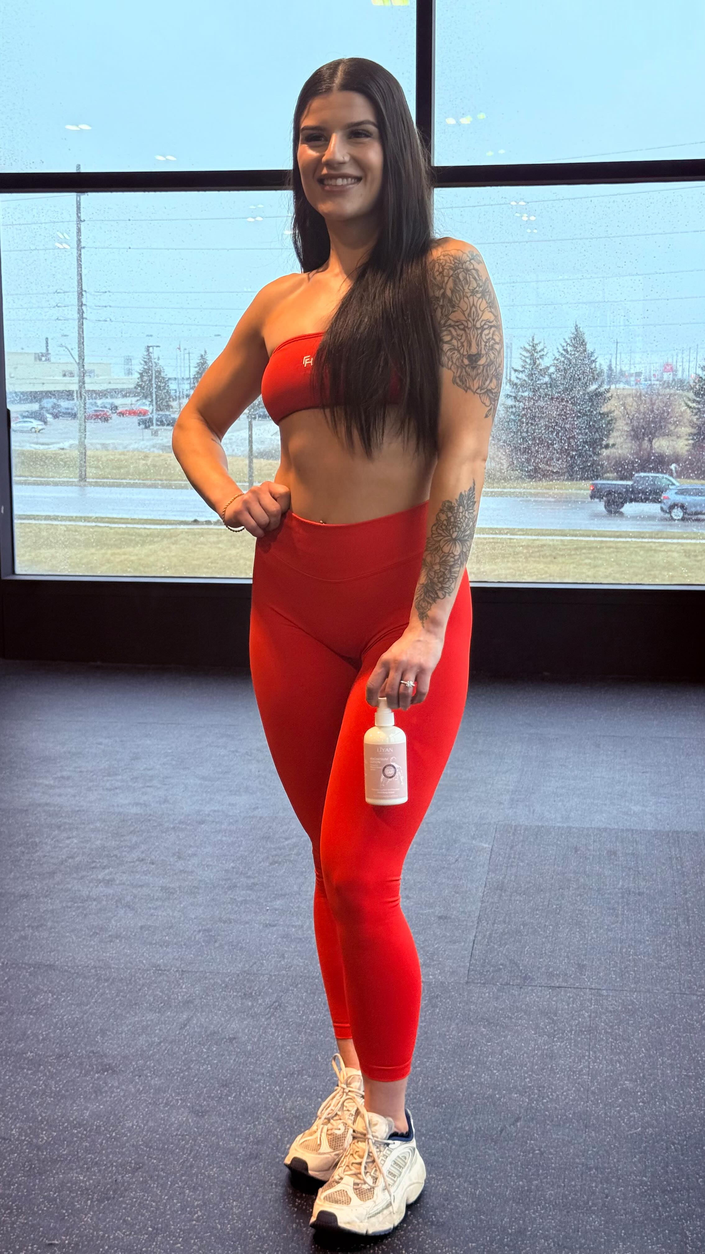 Behind the scenes of today’s shoot! 📸
.
.
Good vibes, great energy, and a first look at what we’ve been working on for Liyan Wellness. Stay tuned!
#wellness #workout #skincare #canada #cleanbeauty
@arman.r3z 📸
@angelamorey_ 🤍