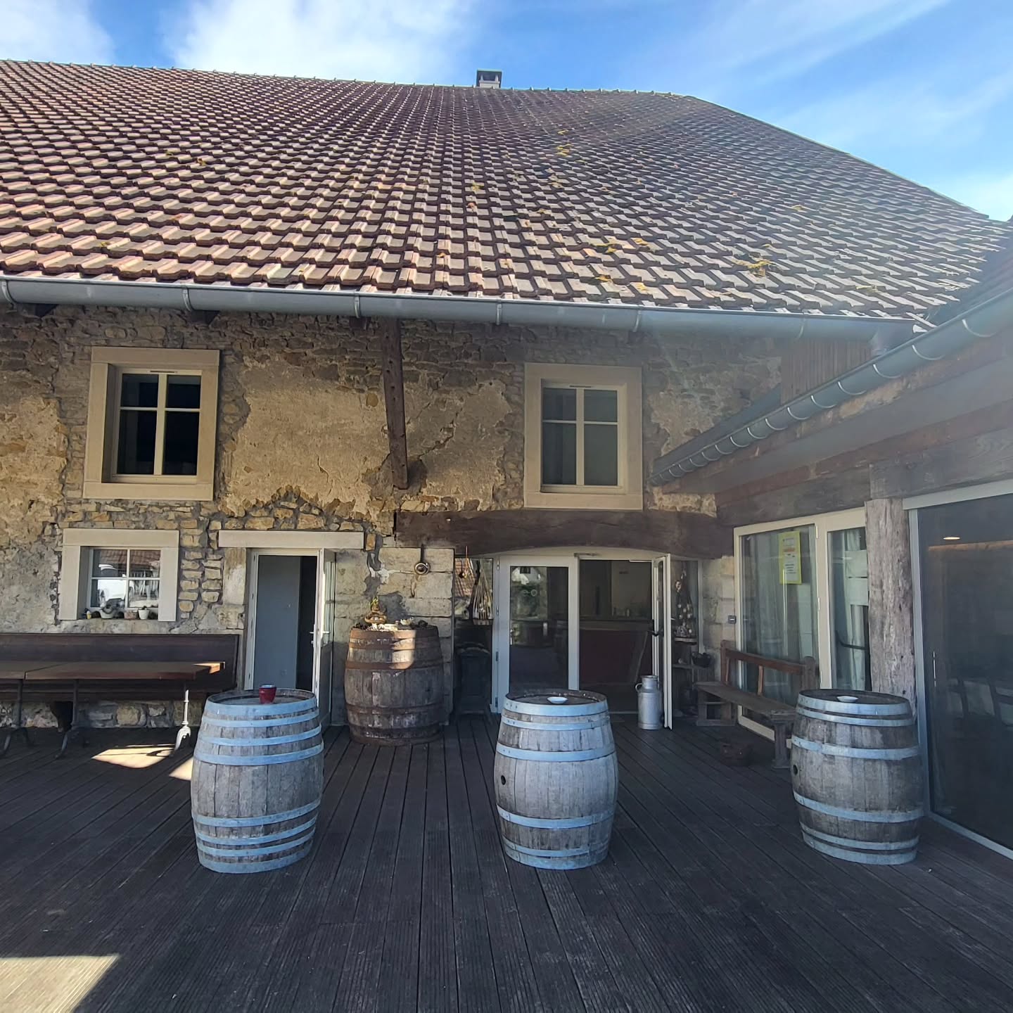 Attention rareté !
Un super lieu à privatiser pour vos événements pro ou perso !
Capacité de couchage de 42 personnes.
Une cave voûtée avec projo pour réunions ou soirées endiablées 💃🕺
Le tout à 40min de Mulhouse 👌
Plus d'infos ? Contactez moi 😀
#seminaireentreprise
#anniversaire
#evjf #evjg #locationsalle