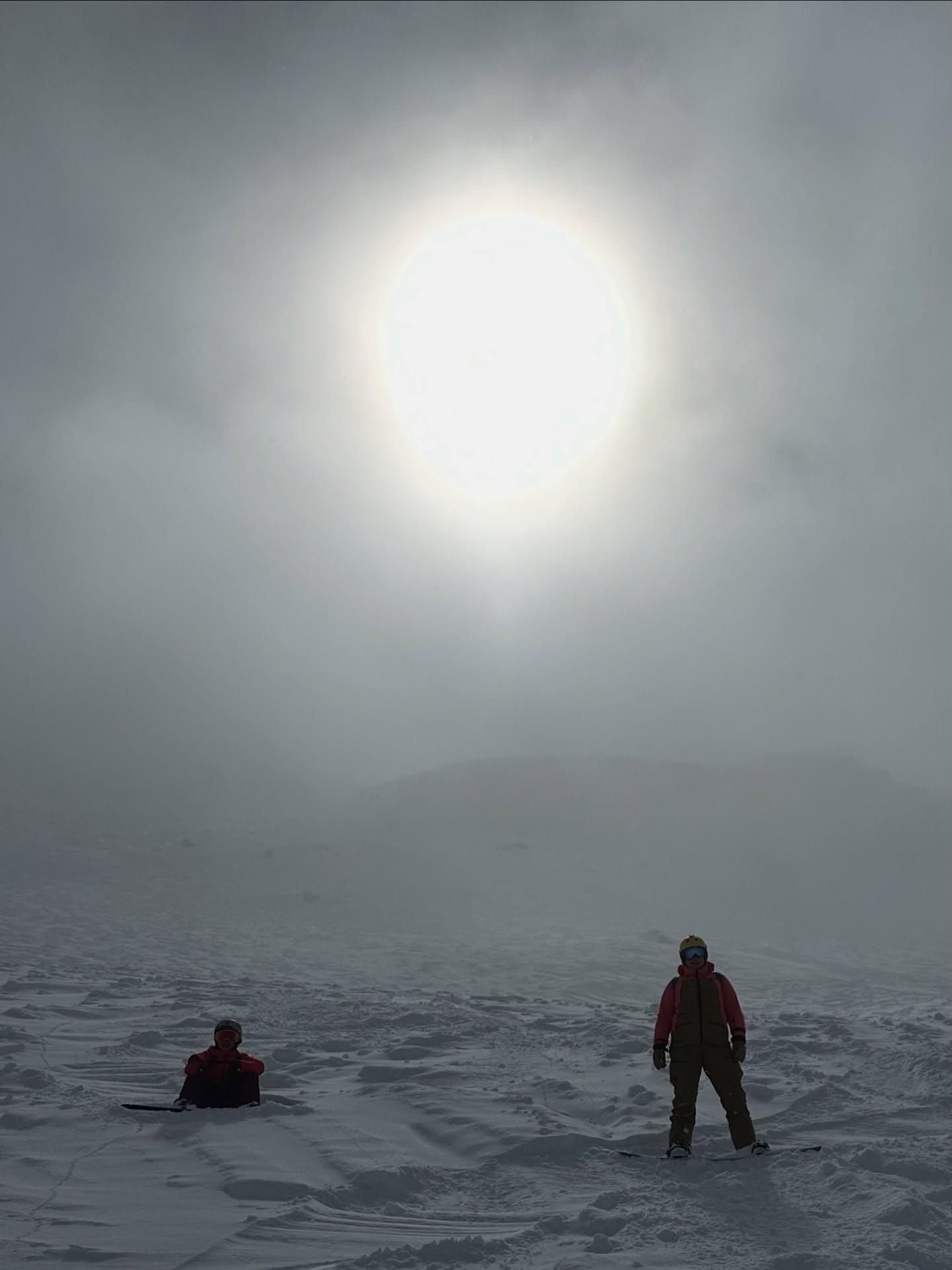 Day 2 with the retreat team girls…
@lunawave.retreats
#snowboarding #snowboard #snow #board