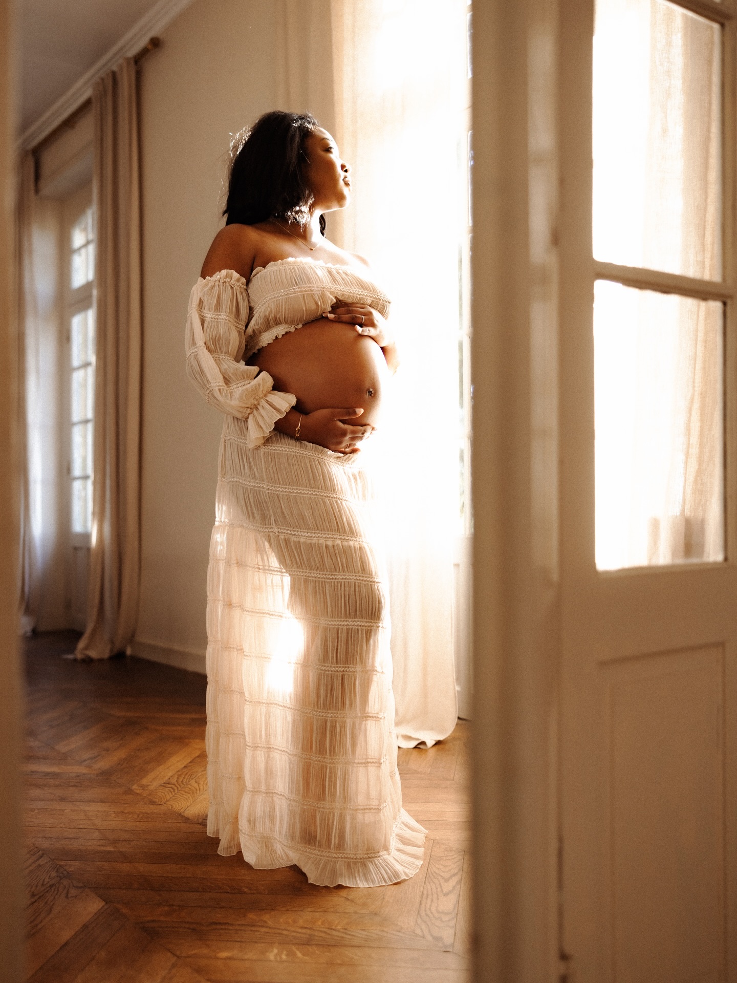 #grossesse
Ces instants qui méritent d’être gardés pour toujours.. 🫶🏼
📸 Elodie.B - Photographie 🪩
Photographe basée en Seine-et-Marne & IDF.
Mariage, Maternité, Naissance & Famille.
🌐 www.elodiebphotographie.com
@elodie.bphotographie
elodie.b-photographie@outlook.com
#photographe77 #photographeseineetmarne #photographeiledefrance #photographemariage photographemariage77 photographematernite photographematernite77 photographegrossesse photographegrossesse77 photographeparis shootinggrossesse shootingbebe shootingnaissance shootingnaissance77 shootingmaternite77