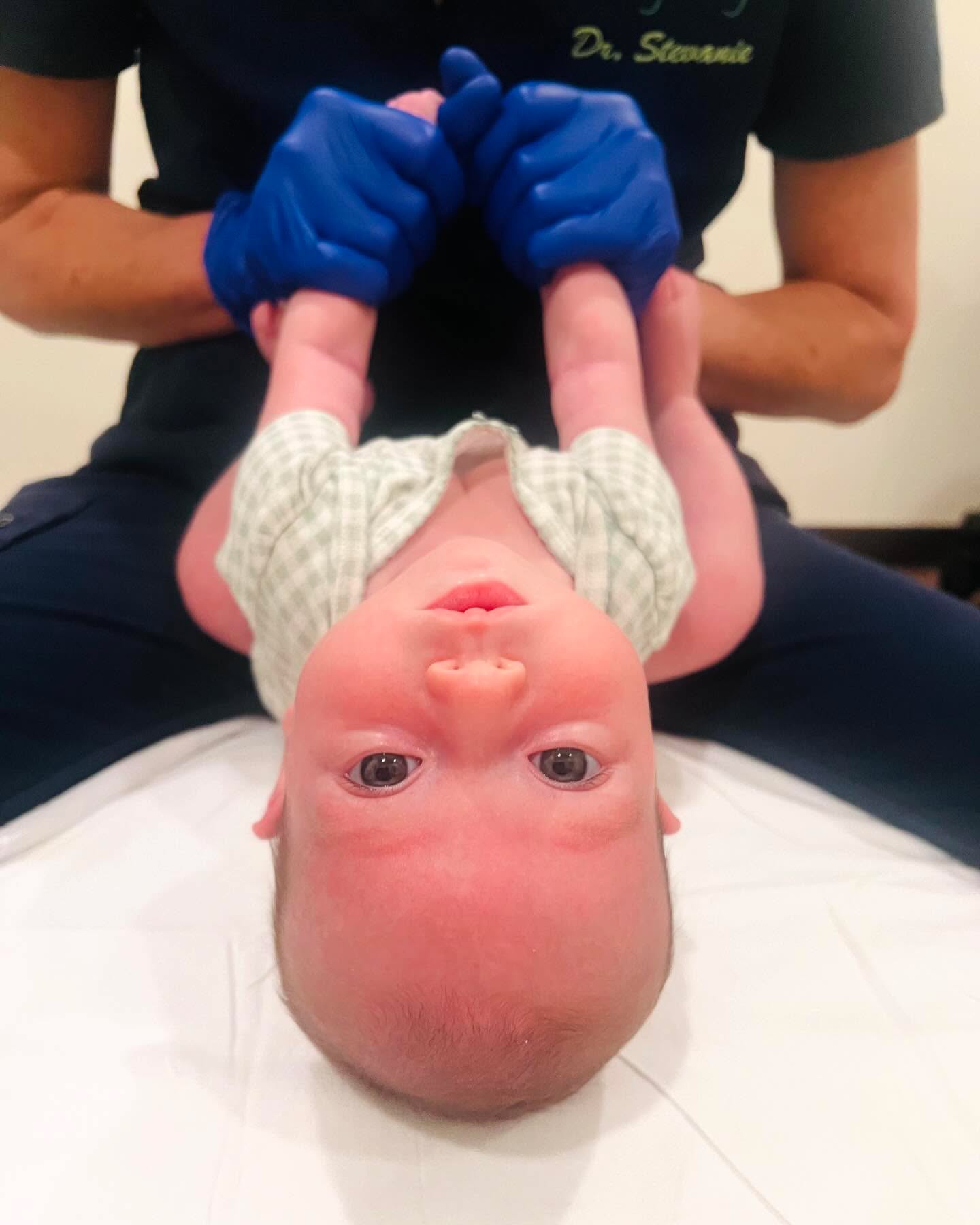 Is your baby having difficulties feeding on either the bottle or at the breast? Have you thought to look at/under their neck?!
Neck tension can have an ENORMOUS impact on feeding!
Tension lines under the neck (this photo is fairly on the extreme end of neck tension; tension lines can be much less deep, wide, and yeast-like and still have a significant impact), hunched shoulders, baby tucking their neck in forward flexion, and the inability to see your baby’s full neck at all/most times, should be addressed for many reasons.
It can inhibit the proper undulation of the tongue, cause tension in the jaw, hyoid and other facial bones like the sphenoid, or cause significant muscle tension that disallows for effective feeding. Tension can even impact proper GI function and proper breathing!
This can likely be initiated by womb position, cord presentation, birth trauma, and can be a sign of oral restrictions. Meet with a trained tongue tie professional for a proper functional assessment and treatment plan.
Reach out to me for a feeding evaluation, and I can refer you to the proper providers for Infant Bodywork 💙
#tonguetie #tonguetied #frenectomy #infant #newmom #newborn #newbaby #breastfeedingmom #breastfeedingmama #breastfeedingsupport #birthtrauma #breastfedbabies #breastfedbabe #bottlefeeding #momsofinstagram #momssupportingmoms #motherhoodunplugged #motherhoodthroughinstagram #motherhoodrising #breastfeedingtips #newbornbaby #newborn
#momsofinstagram #newmama #momsofig #infants #feedingbaby #cranialsacraltherapy #cranialsacral