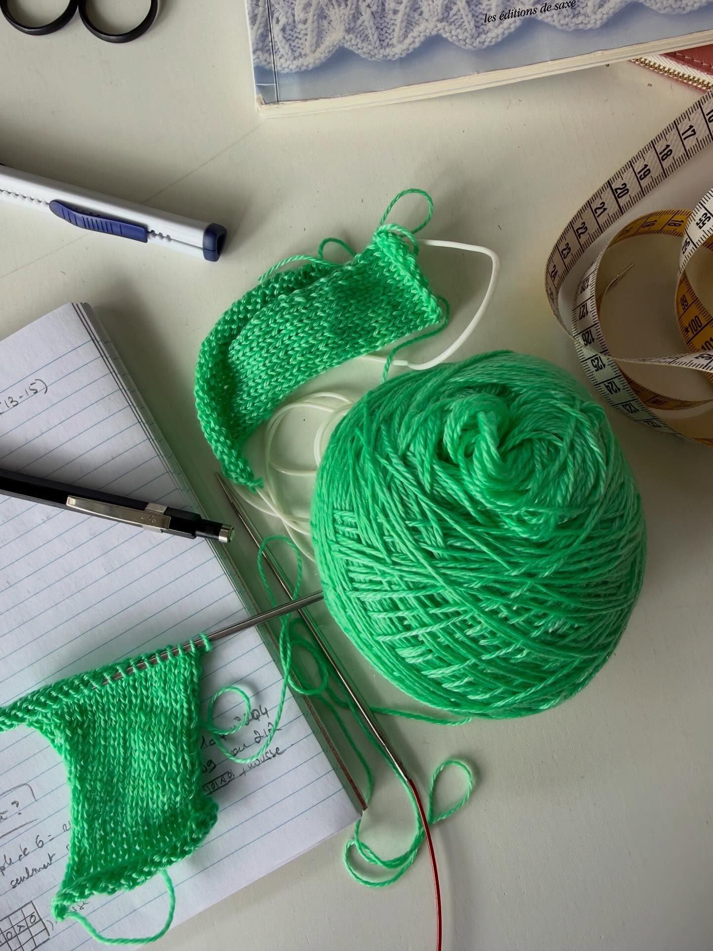 Demain c’est départ en vacances. Mes projets tricots sont prêts. C’est bon, on peut partir 😁
Fils . @natissea.chanvre @yarnbysimone
__________________________________
#atelieremiliedesigns
Tricot Knit knitting tricot