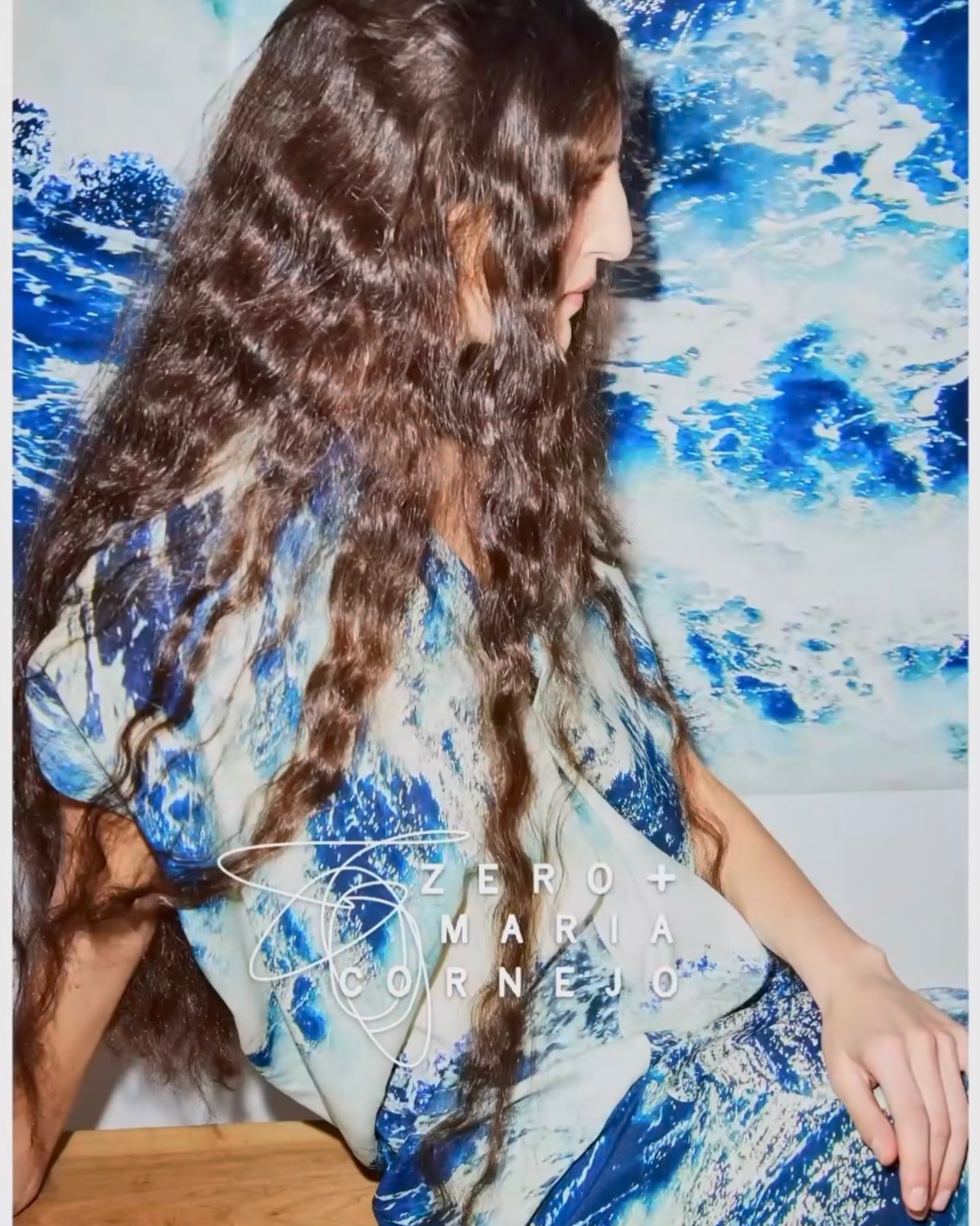 Our hair stylist @kyledavidmalone Zero by Maria Cornejo SS 26 Campaign
Photographer Matthew Kristall @kristallmatth
Model Natalie Tischler @natalie.tischler @suprememgmt
Designer @zeromcornejo. #lateliernyc #Zero #longhair