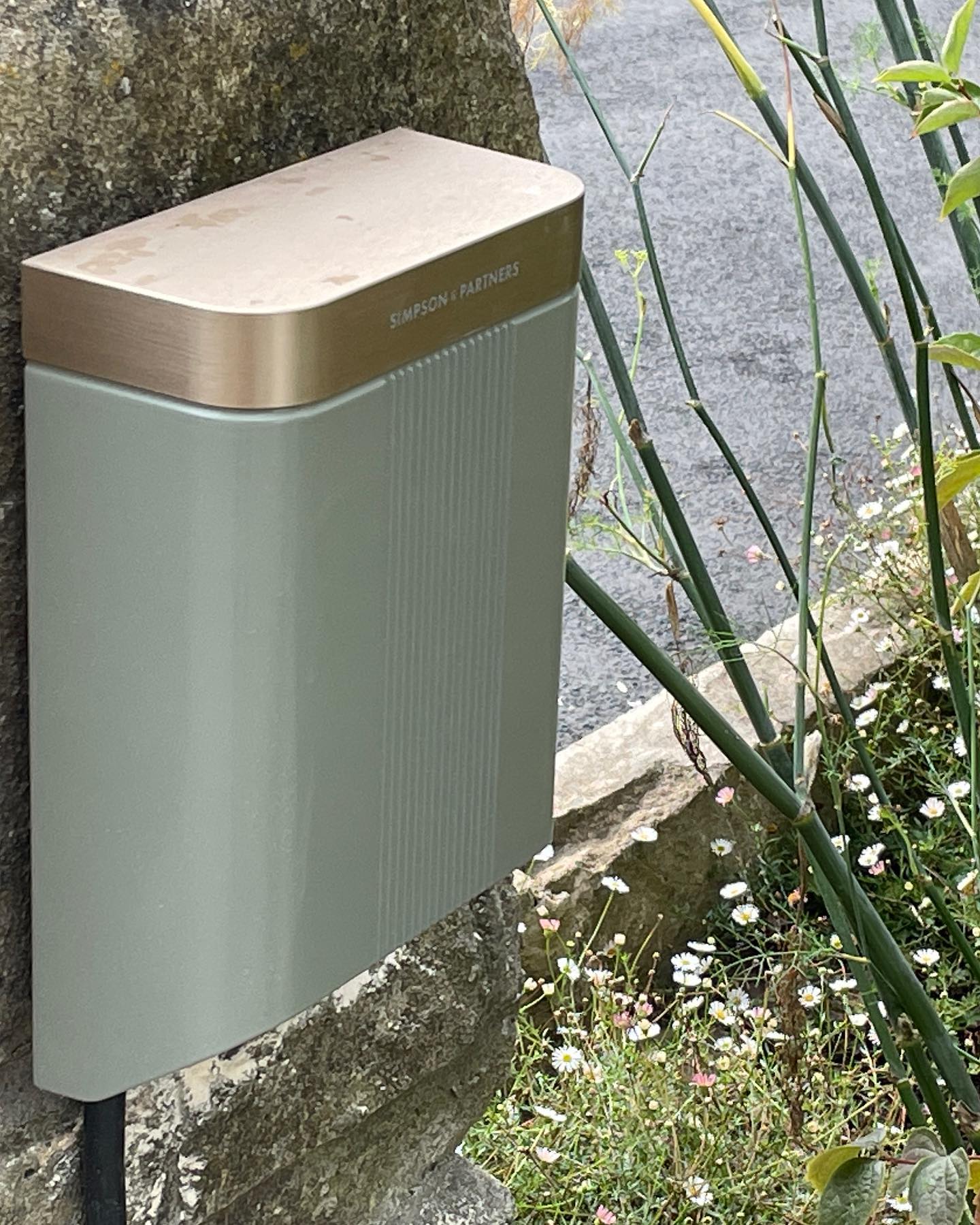 Yesterdays @simpson_and_partners #evcharger install, Thankfully managed to avoid the rain and install for customer who is awaiting his #Polestar #ev the Green body and bronze lid looks amazing amongst the plants and sits discreetly on the pillar of this Grade 1 listed property in #Bath #renewables #niceic #electrician #somerset #cotswolds