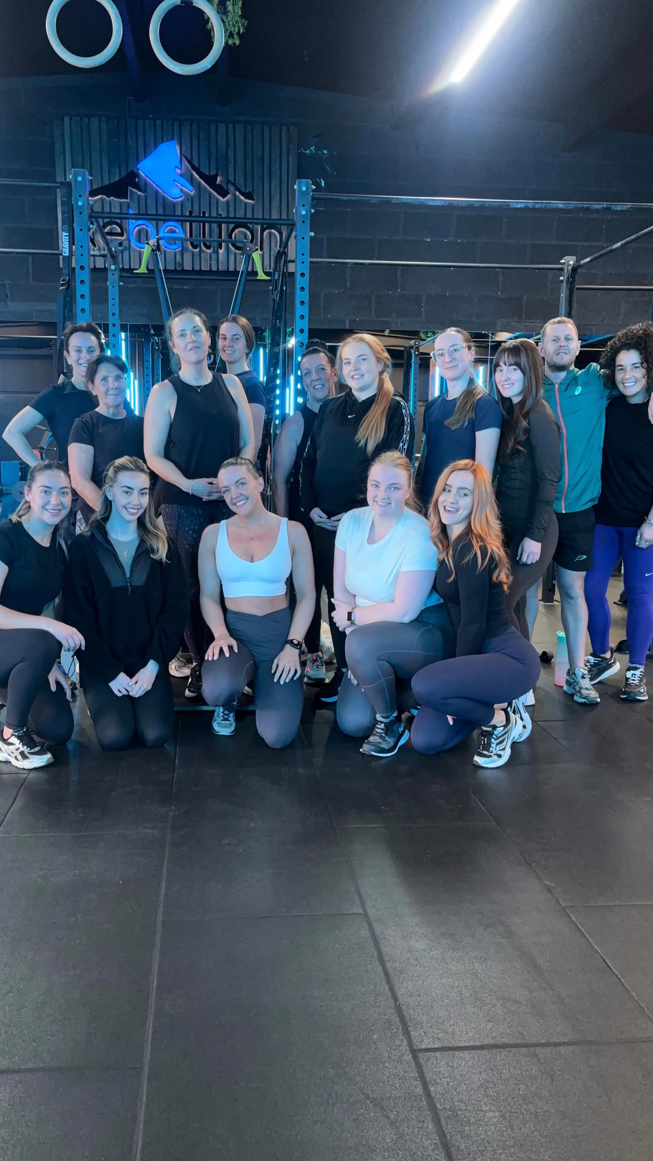 EASTER MONDAY BURN SPECIAL 🔥🐣🐰💛
8am Burn with our @coachedby_chlo to blow the Easter cobwebs away!! Amazing work from our team today as always, well done guys! 🙌🏻🤍
We hope everyone had an amazing Easter! ✨ back to our normal timetable tomorrow! 💙
#rebellionliverpool #circuittraining #grouptraining #weightsliverpool