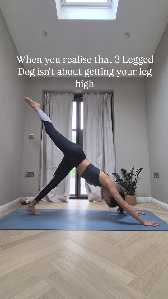 When you realise 3-legged dog isn’t about how high your leg goes…
It’s about creating stability and control through the rest of the body.
Think less about lifting the leg, and more about:
✨ keeping the hips level
✨ pressing the floor away with strong arms and equal weight through them
✨ engaging the core to support the movement
✨ lifting from the glute rather than the lower back
When everything works together, the pose feels steady - not thrown or forced.
Less height, more control.
#yogaalignment #learnyoga #mindfulyoga #threeleggeddog #movebetter
