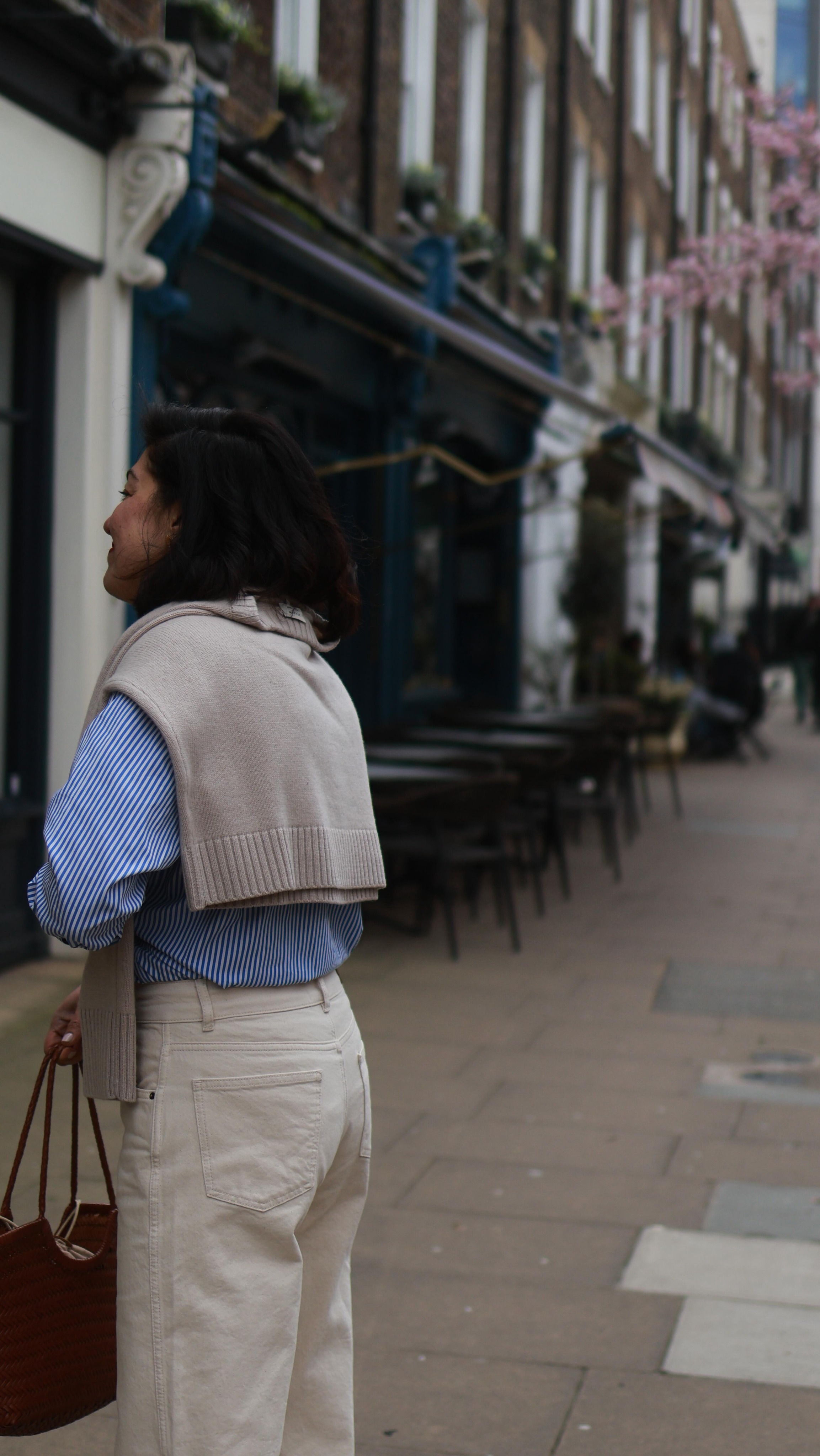 It’s not about needing more clothes.
It’s not about your body.
It’s about the colours you’re wearing.
The right colours lift your skin, brighten your eyes, and make you look fresh, healthy, and effortlessly put together.
.
colour analysis, personal stylist, best colours, best blue, best blue
.
#mycolours #colouranalysisworks #colourpalette #seasonalcoloranalysis