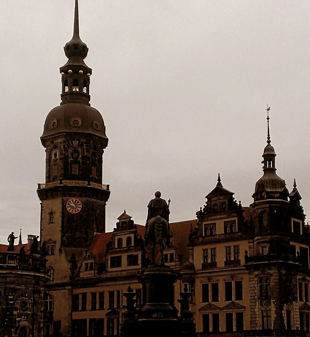 【今日のひと吹き】
Weber : Konzert Nr.1 f-moll
Bernstein : Sonata
Stravinsky : Three Pieces
Mozart : Konzert
Schumann : Fantasiestuecke op.73
Brahms : Sonate f-moll op.120-1
Brahms : Sonate Es-Dur op.120-2
Debussy : Premiere Rhapsodie
#aoyamahidenao #clarinettist #berlin #osaka #wurlitzer