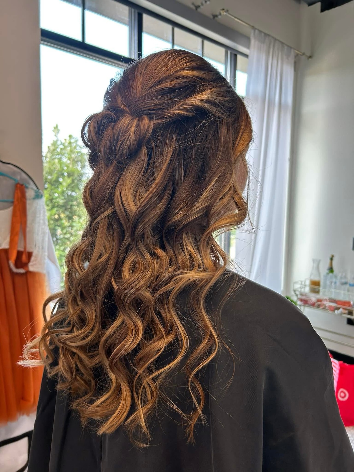 💕💕Prom is right around the corner💃🏼
We have some awesome stylist that can give you the prom Hair of your dreams. 💕💕💕💕
@hairbyerinbeth
#ames #amesiowa #isu #iowastateuniversity #promhair