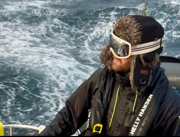 It’s been a while since we’ve posted, so here’s a little snapshot of what Tom has been doing over the winter. Sailing in arctic Norway is awesome, but it can make you miss the Mediterranean sun! 🌞