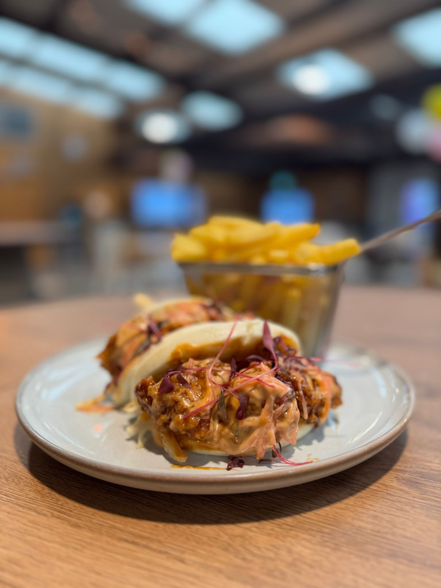Lunchtime! Take a peek at our Easter specials! 🌸🐰😋
Korean BBQ Bao Buns - soft and fluffy bao buns filled with crispy chicken coated in Korean BBQ sauce and Asian slaw, garnished with pickled radishes and chipotle mayo. Served with crispy fries. 😍
And for the sweet tooth... mega-popular Mini Egg Milkshake! 💜💛
Which one would you go for?
#goodfood #ayrshirefood #foodie #headsofayrfarmpark #foodpics
