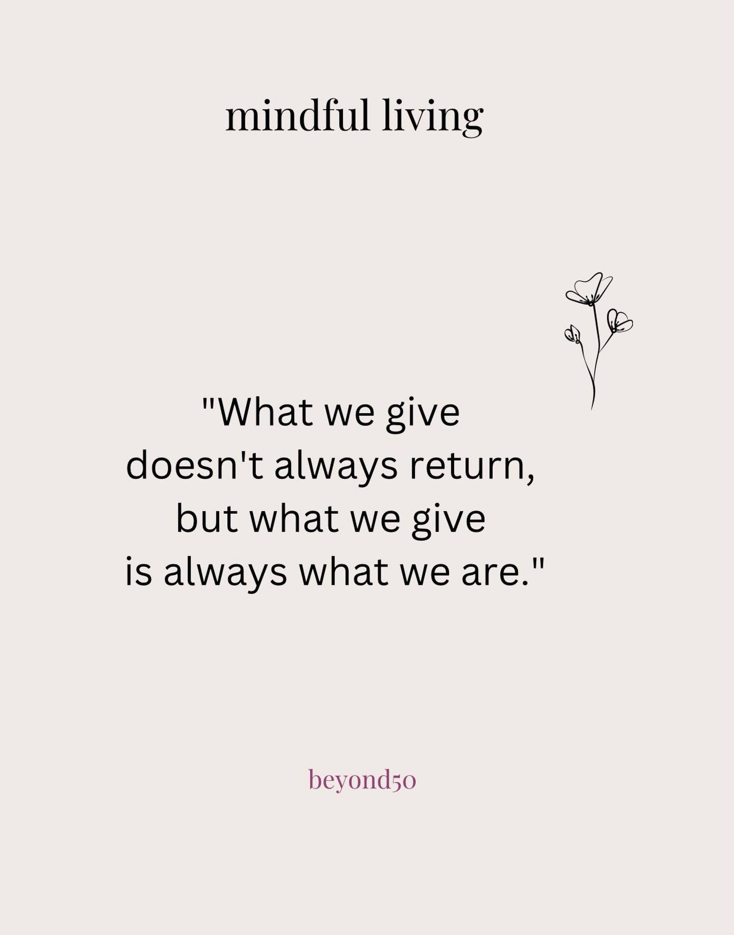 Πόσο αληθινό αυτό που διάβασα!
Γιατί το πρώτο είναι περισσότερο μια ανταλλαγή, έχει μια προσδοκία να περιμένουμε να πάρουμε κάτι (που μπορεί να μην το πάρουμε ποτέ) ενώ το δεύτερο είναι ουσία, εμπεριέχει κάτι βαθύτερο, αποκαλύπτει ποιοι είμαστε, πώς επιλέγουμε να υπάρχουμε.
#wellbeing #mindfulliving #consciousliving #whoyouare #thelivelifewellconcept