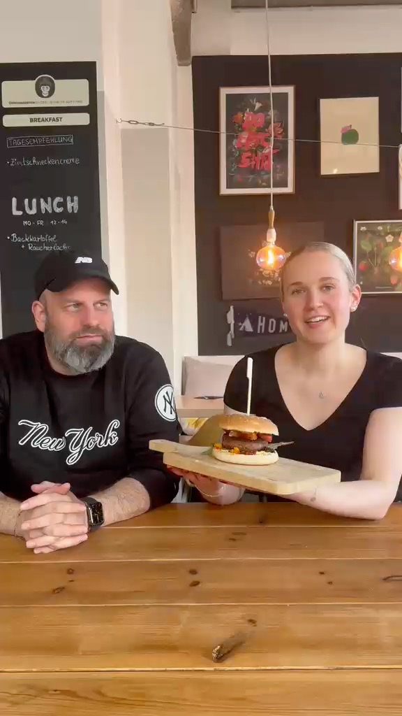 #burger#vegan#hittfeld#cafeherrnilsson Hallo Ihr Lieben. Also, der vegane Burger hat es auf die Mittagskarte geschafft und vielleicht bieten wir ihn schon nächste Woche an. More infos coming soon. Weil, war echt lecker. Euer HN