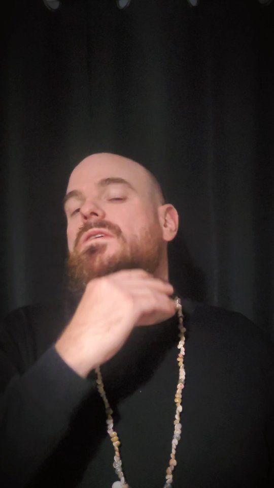 •91/365•
Daily reminders and hints, tips, tricks and general beard care support.
Follow us for more 🤙
Posting my beard care routine or a reminder every day for all of 2026. Use this as a daily reminder to keep up with your beard care.
Join in the action! Post your routine and tag @fittedbeardgrooming or use the hashtag #fbg365
#fyp #beardoil #beardcare #beardcommunity