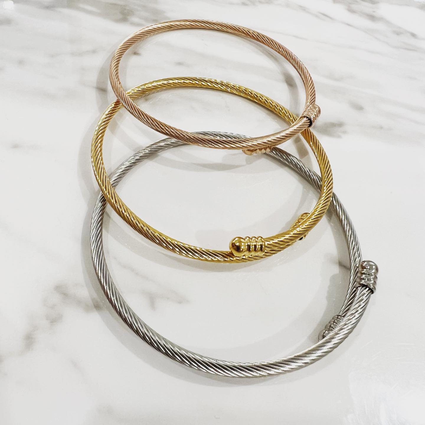 Cayena - 0094. Pulseras Guayas. Solas o combinadas.