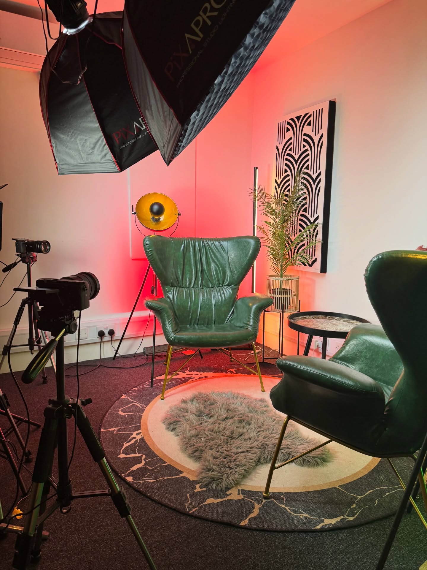 Let’s get recording for @zedspora a podcast about Zambians in the diaspora 🇿🇲 in📍🇬🇧
On the outside, it looked 💯 : outfit, hair, mindset, showing up ready to speak. On the inside, my body had other plans. My blood sugar was high, and I had to manage it quietly while still getting myself prepped for that room.
This is the part people don’t see. The recalibration. The moments where your body and your ambition are not in sync… but you still choose to show up.
Because telling our stories matters.
Where we come from matters.
The dreams we carry,..especially as diaspora women building across worlds…matter.
You don’t need perfect conditions to take your seat at the table. You just need the decision to be there. If you’re building something while managing yourself, your health and your k mindset at the same time… I see you. Keep going.
I’m the Designer Diabetic, designing a life where even the smallest decisions are made with precision and power.
Watch Out for full YouTube episode!
#diaspora #podcast #diabetes #zambia #buildinginpublic