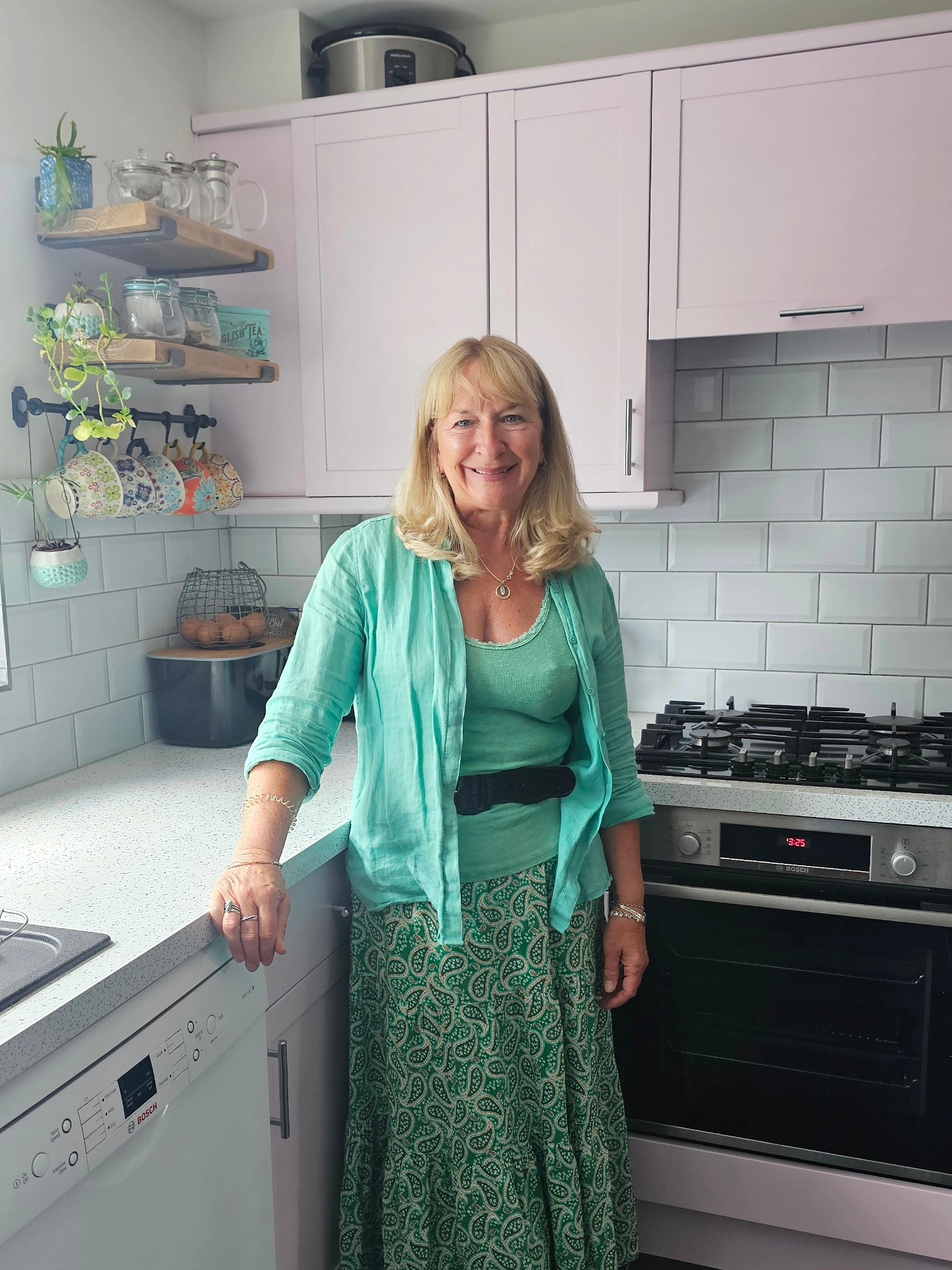 Meet the lovely Tracey βΊοΈ
Tracey came to us wanting to give her kitchen and dresser new life! She had a vision/theme that flows beautifully throughout her home. And now her kitchen is just how she dreamed π
She is thrilled with the final result. Read her review below...
πππππ 5 star Google review from customer
"We are so delighted with our kitchen makeover. Efficient, communicative, attention to detail & all round great service. The finish on the cabinets & dresser is brilliant & the colours are exactly what weβd envisaged. Can highly recommend these guys - far cheaper than a new kitchen & far quicker to install! Many thanks!"
Kitchen units: Valspar- Heather Honey
Dresser: Valspar- Aqua Mosaic
Both matched in specialist hard-wearing paints.
https://www.checkatrade.com/trades/fixandbrushpaintingandspraypaintingservices
www.luxuriousfinish.co.uk
www.fixandbrush.co.uk
info@luxuriousfinish.co.uk
.
.
.
#spraypainter #spraypainting #decorator #hampshire π‘ #professionalpainter #valspar #kitchenrespray Google & CheckATrade βββββ