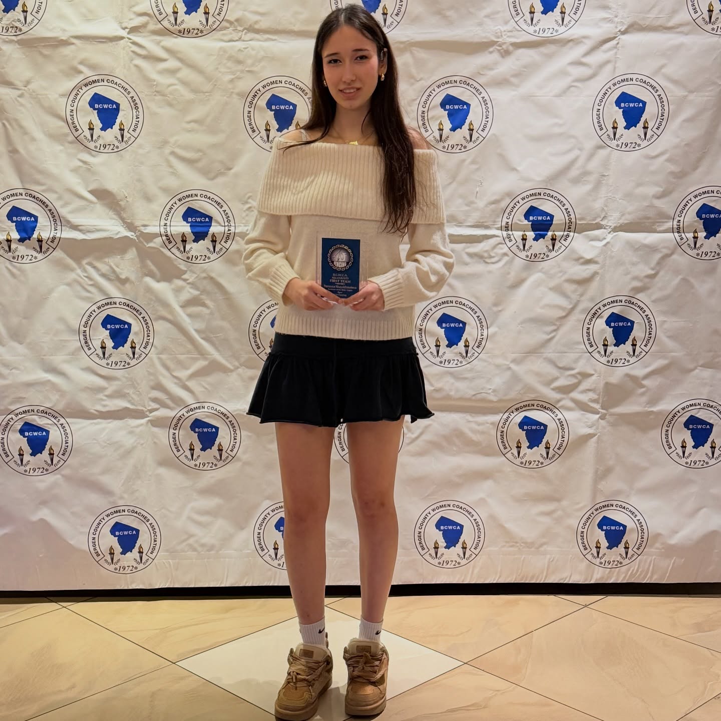 Bergen County Championship Dinner 🏆✨
Celebrating an incredible group of athletes across all winter sports — from fencing to swimming, basketball, and beyond.
So proud of Suzanna for earning the title of Bergen County Champion in high school fencing and being named to the BCWCA All-County First Team.
An unforgettable night recognizing hard work, dedication, and excellence. 💙⚔️
#BergenCounty #CountyChampion #Fencing #AllCounty #HardWorkPaysOff