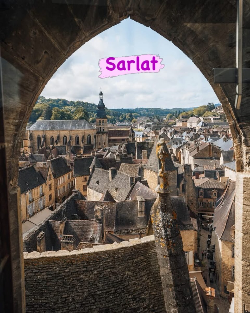 Not long until I’m back in beautiful Sarlat, my home for the summer. This stunning, medieval market town features on both our Vezere Valley walk and our Dordogne cycle 🫶🏼