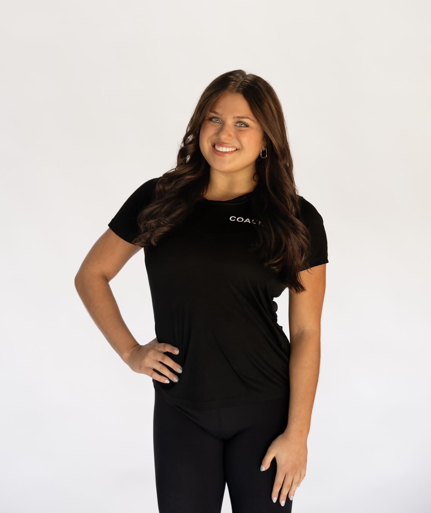 It’s our girl’s BIRTHDAY!!! 🎉💗✨ @coachedbyava_
Ava, the kind of energy you bring is something you just can’t teach. From your contagious vibes in every class, to always stepping up for the team, to holding it DOWN as our temporary GM — you truly do it all and make it look effortless🫶🏼
You have biggest heart, the best energy & pour so much passion into BFF which never goes unnoticed. We are beyond grateful for you and everything you pour into our girls & this community!!!
We love you SO much and hope you have the absolute best birthday — you deserve it all 💕🎂✨