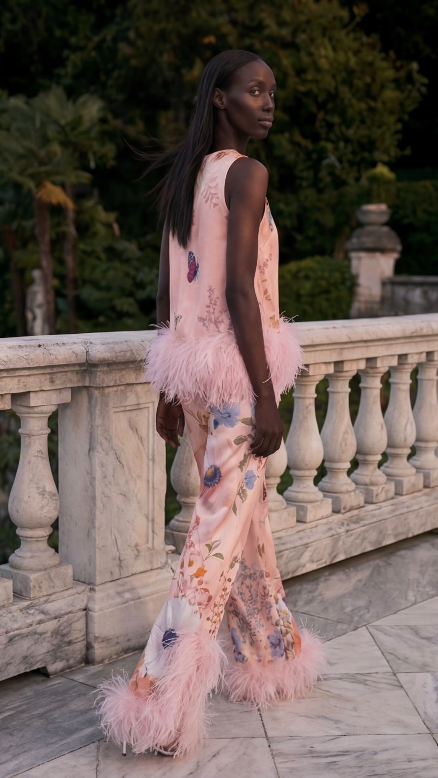 After the silence, summer arrives in flowers and feathers 🌸🪽
Soft couture in motion.
Digitally crafted with 3D&AI.
.
.
.
.
#coture #editorialfashion #3dfashion #digitalcoture #aifashion