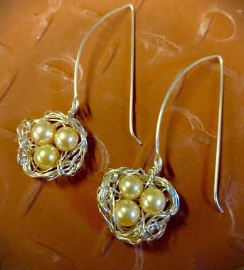 Keeping to an Easter theme: a pair of bird nest Earrings 🐣 💛