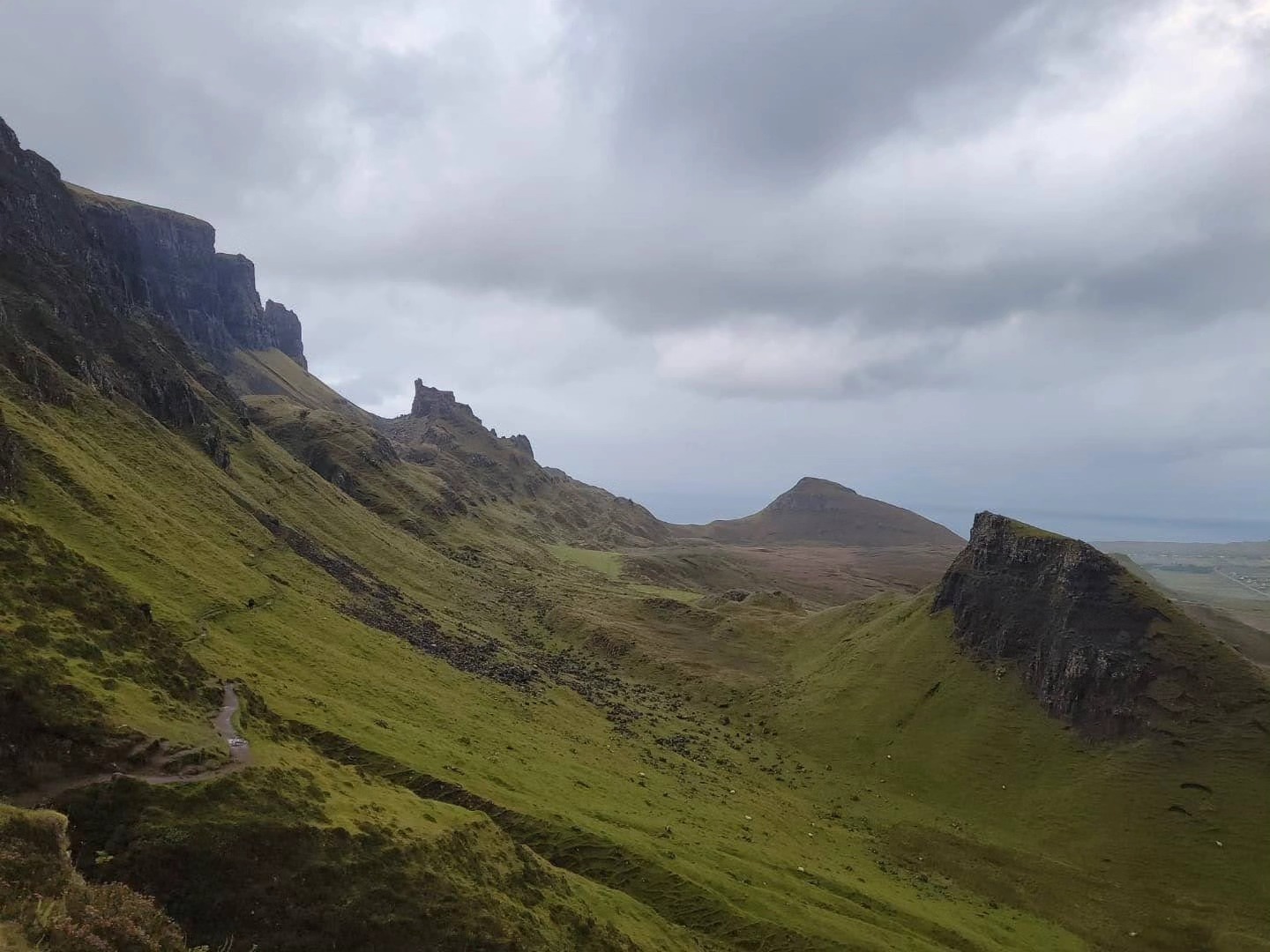Thinking of visiting Scotland? Expect jaw-dropping landscapes, historic castles, and weather that keeps you on your toes. Read our latest blog post for tips, must-sees, and why you should always pack a rain coat. โ๐ฐ
.
.
.
.
.
#travel #twogirlsgetaway #travelblogger #scotland #scotlandtravel #Edinburgh #iamtb #wearetravelgirls #wonderful_places #sheisnotlost #traveladvisor #gltlove #girlswhotravel #glt