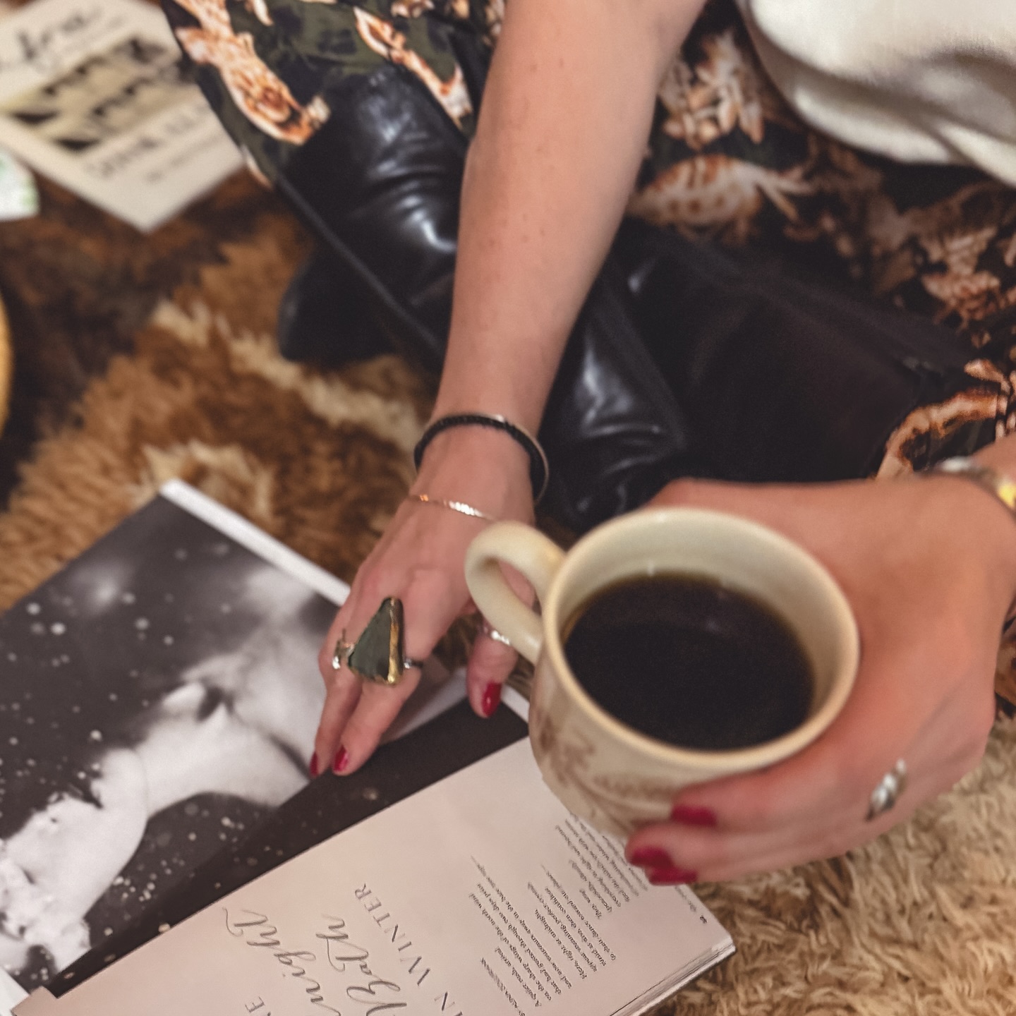 Started off being productive doing laundry and putting things away - then got distracted with playing dress-up and drinking coffee lol✌️☕️