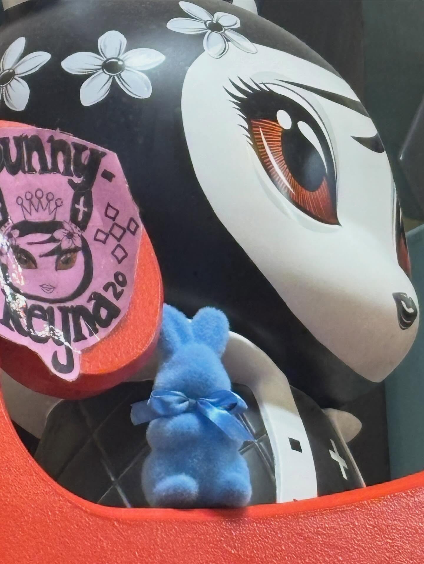 So. Many. BUNNIES!!! Today is the final day of the Easter Bunny Scavenger Hunt. Don’t forget to find the bonus bunny at @bbgbbooks for an additional three entries (must message us to let us know you found it!) 🐰🐰🐰