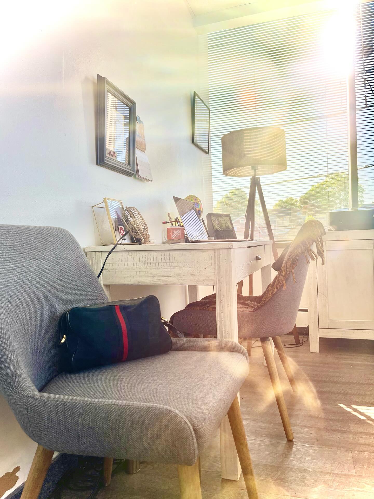 The light in my studio today isn’t disappointing. ☀️
#LP #livepurposefully
* * * #fielddesigner 🔺 #livingfortwo