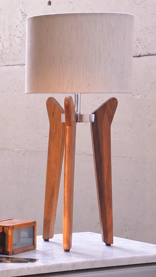Elegancia en los detalles.
Hamba de mesa
Poplar, Cuadrille lino, aluminio brillante.
www.luzerna.com.mx
#luzerna #diseñomexicano #iluminación